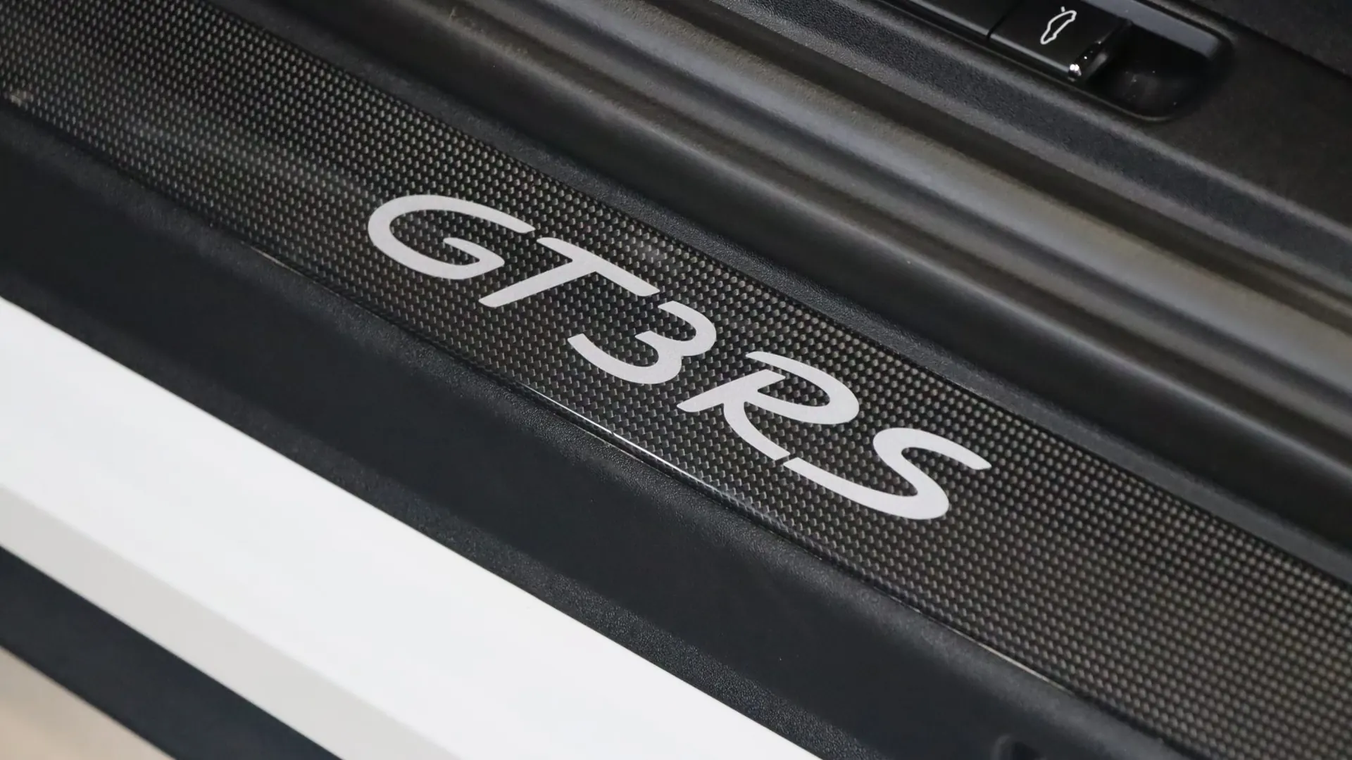 Porsche 911 — photo 11