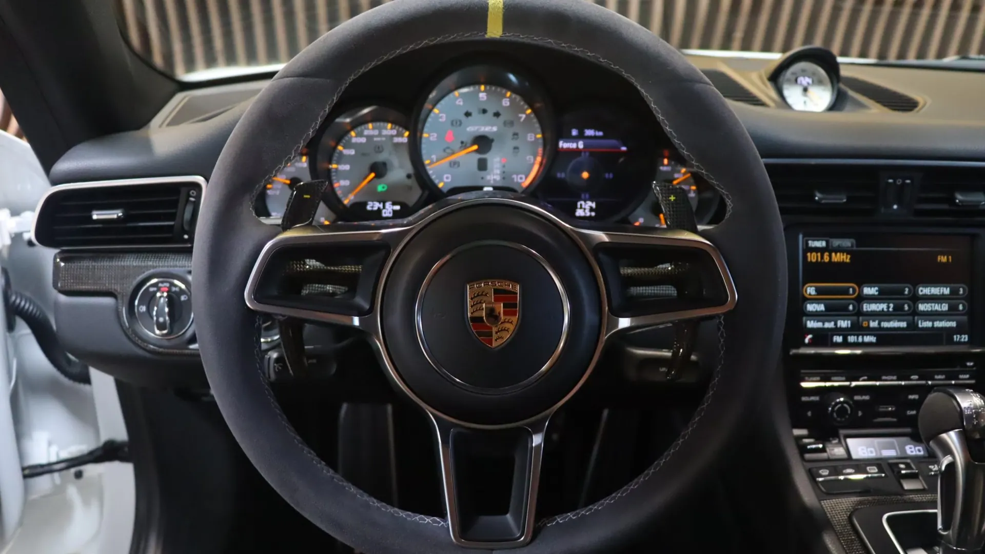 Porsche 911 — photo 9