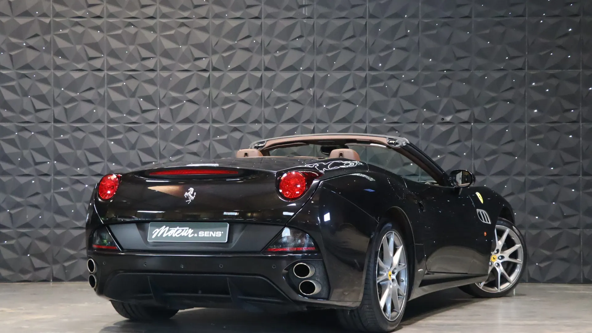 Ferrari CALIFORNIA — photo 2