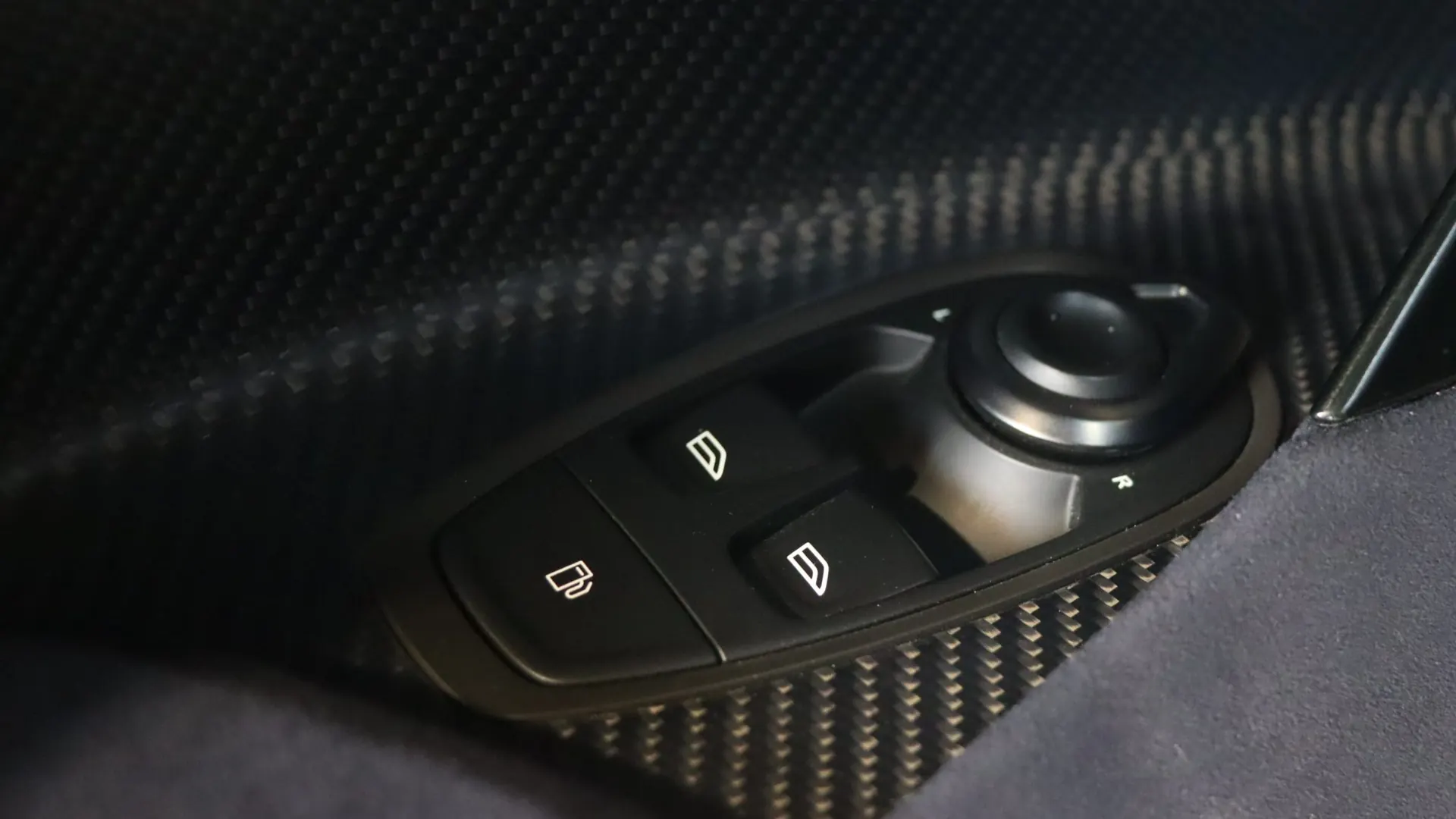 Aston Martin VALHALLA — photo 12