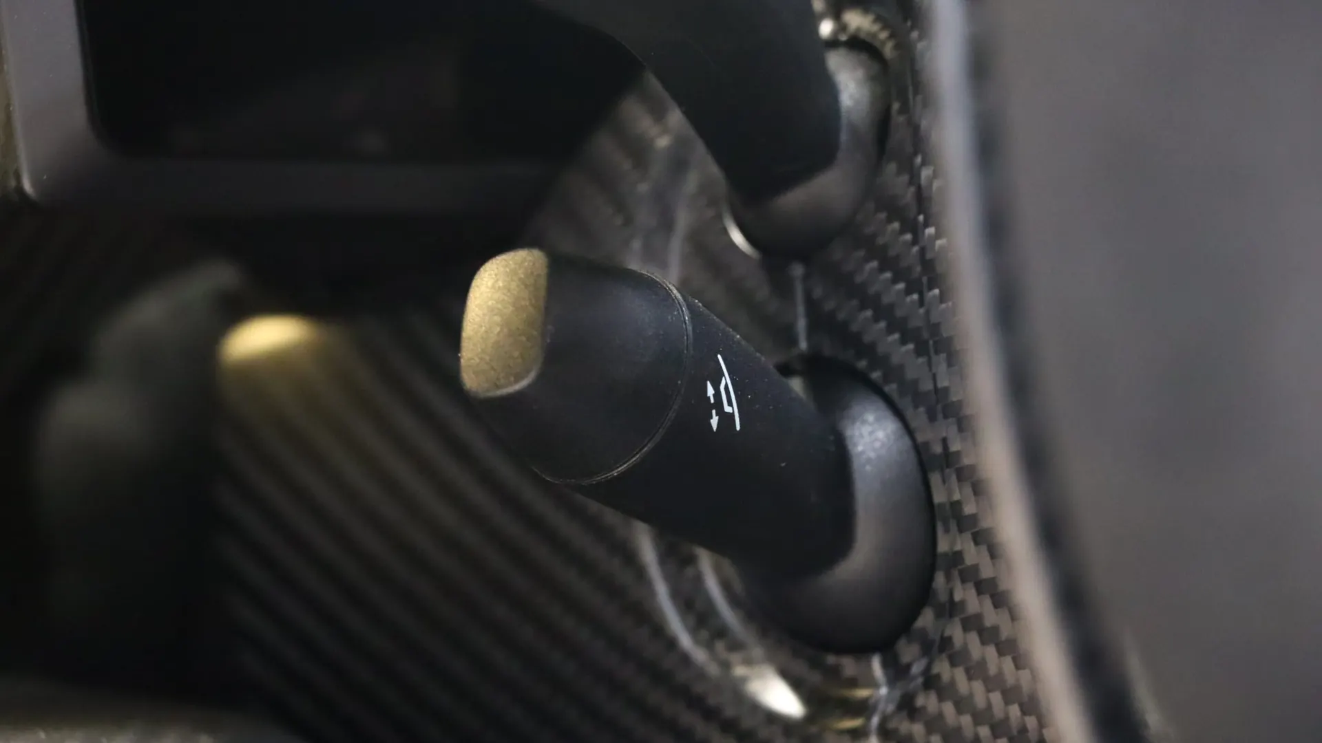 Aston Martin VALHALLA — photo 16