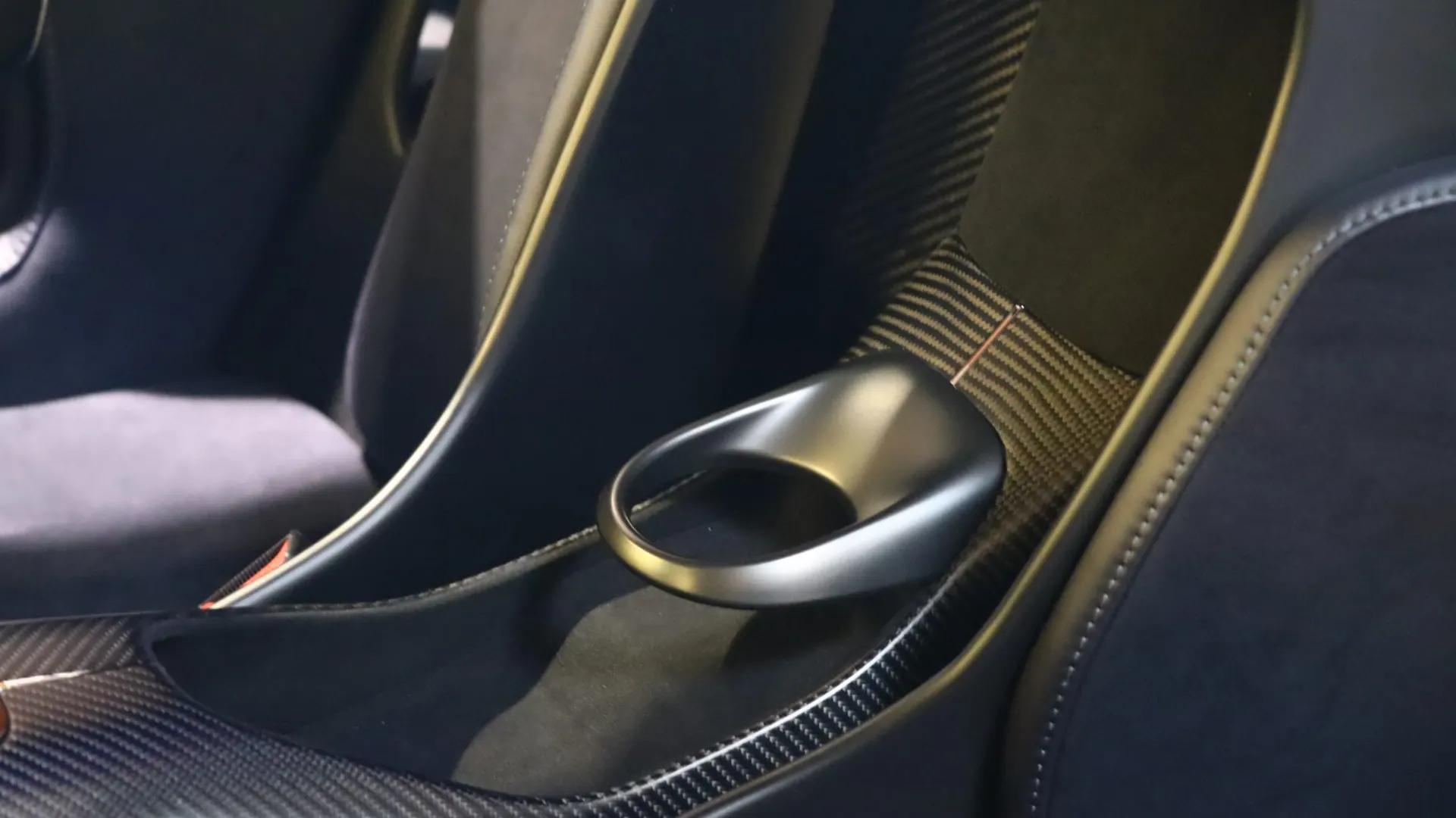 Aston Martin VALHALLA — photo 30