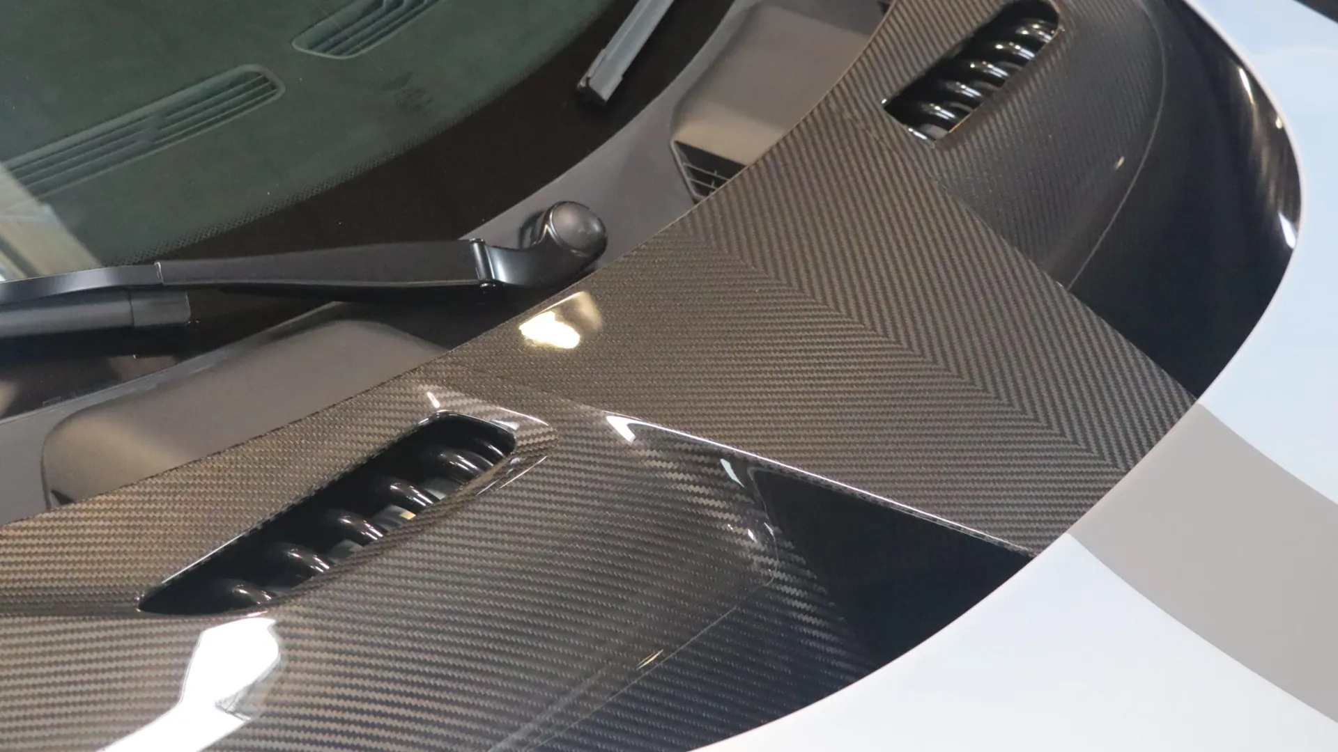 Aston Martin VALHALLA — photo 38