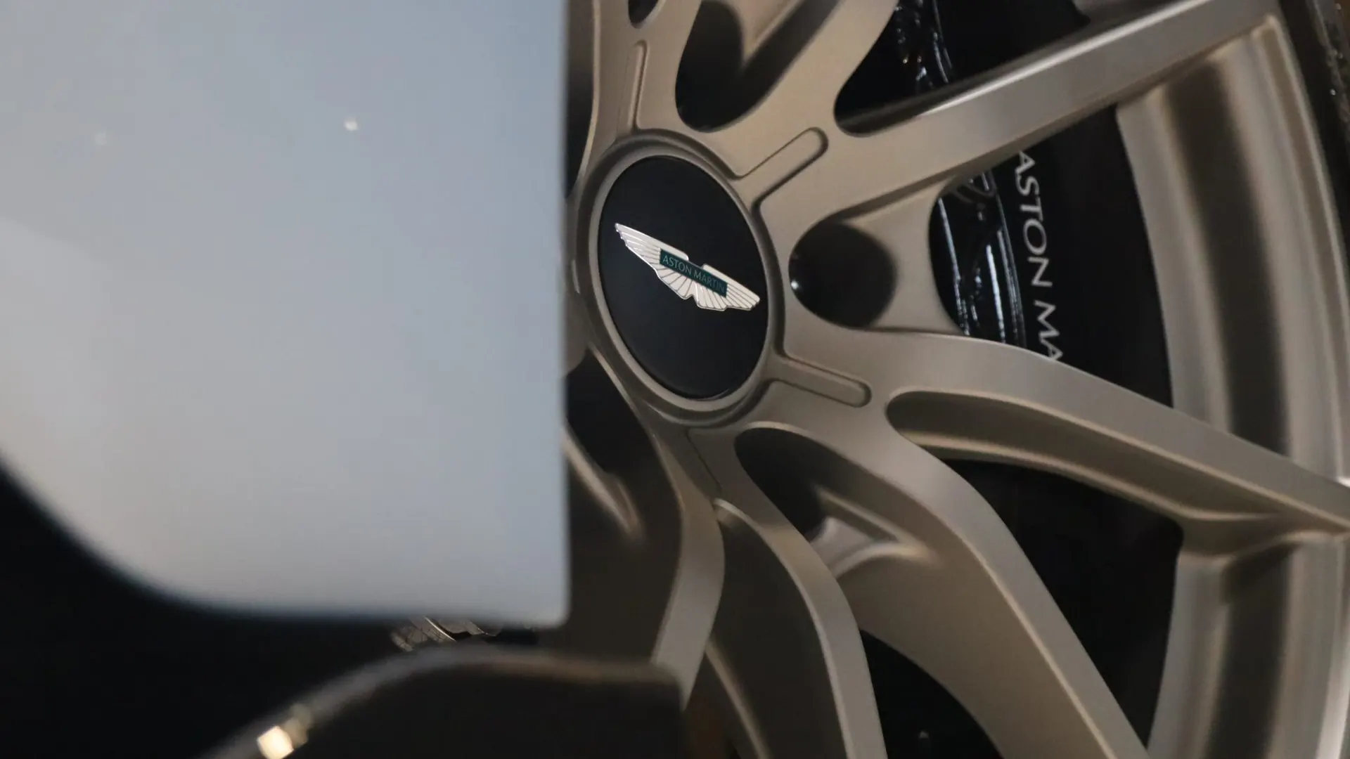 Aston Martin VALHALLA — photo 46