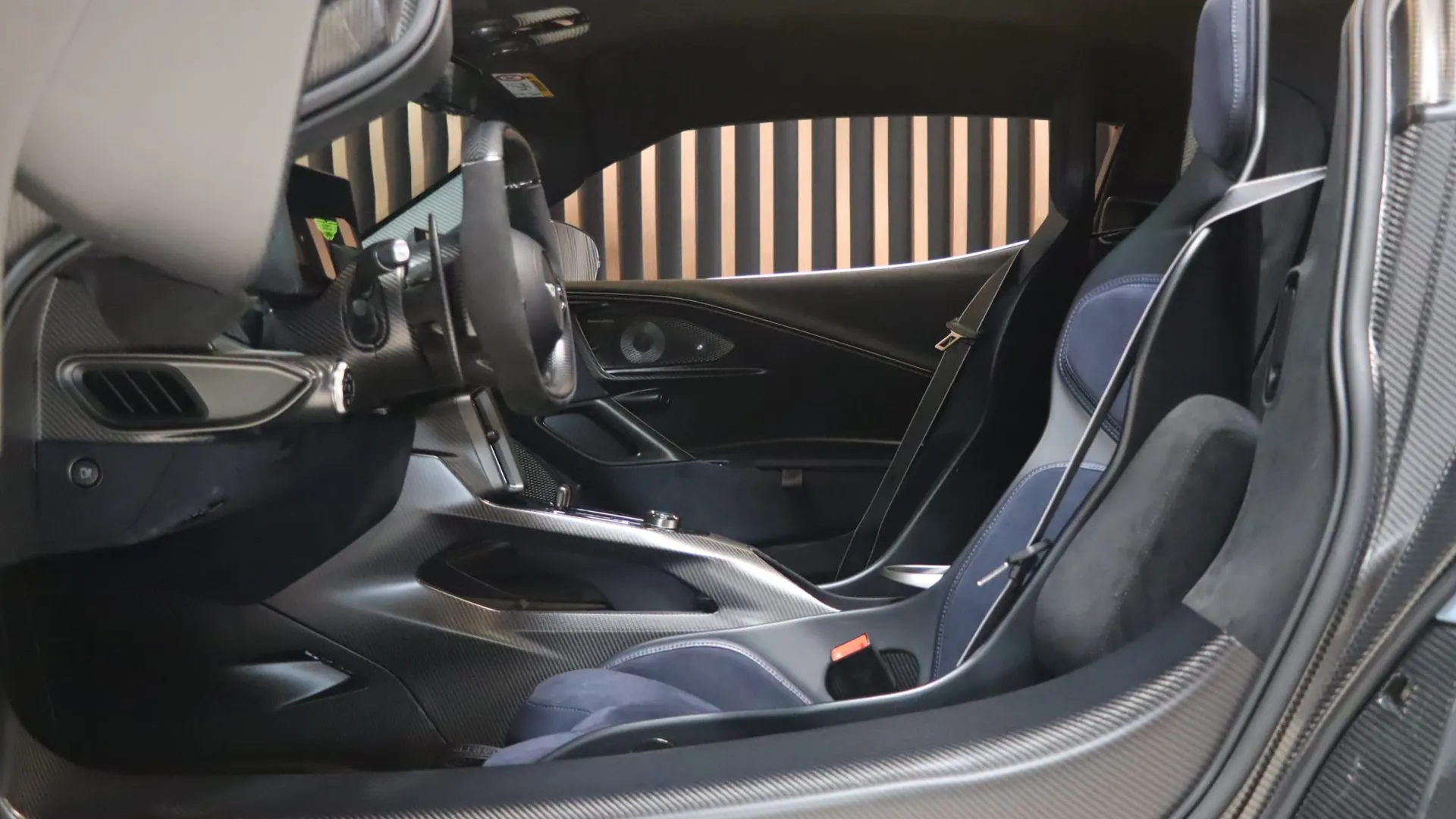 Aston Martin VALHALLA — photo 7