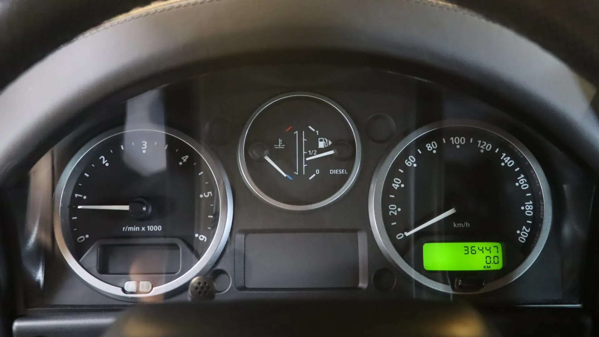 Land Rover DEFENDER — photo 15