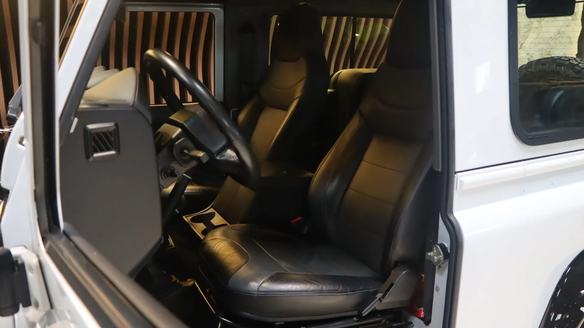 Land Rover DEFENDER — photo 6