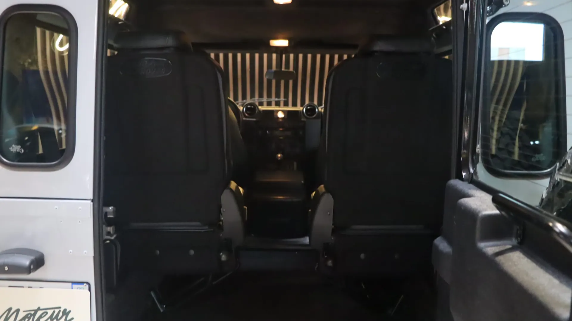 Land Rover DEFENDER — photo 29