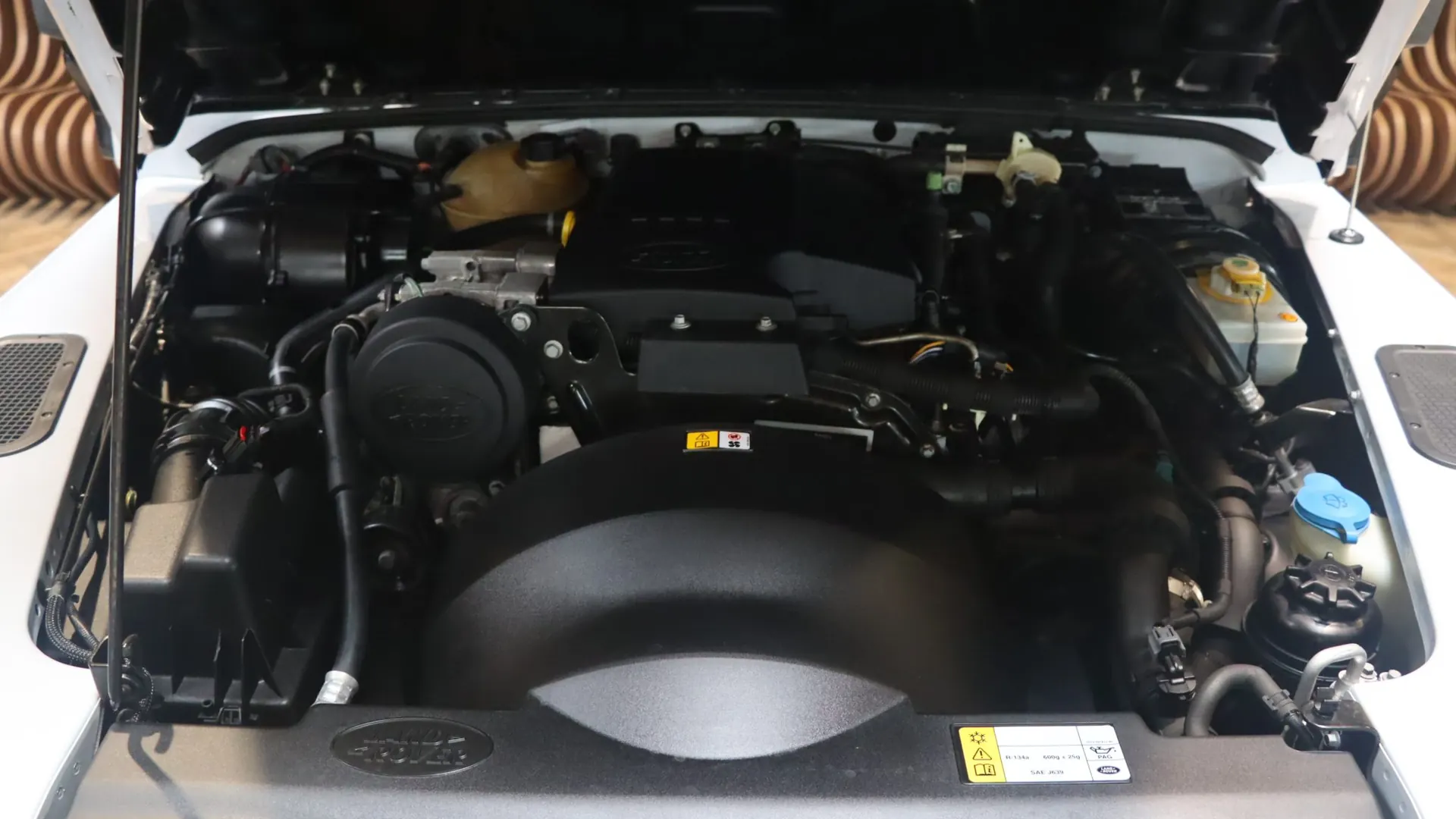 Land Rover DEFENDER — photo 37