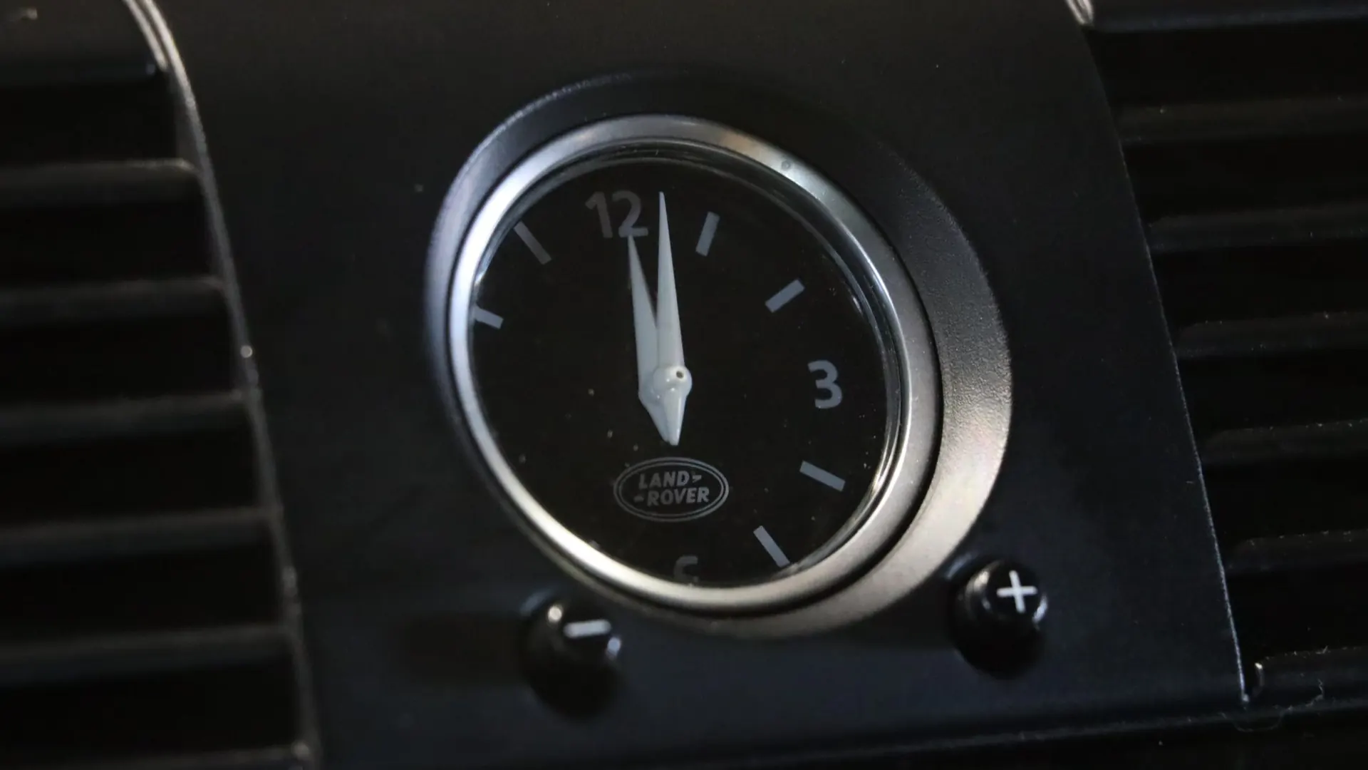 Land Rover DEFENDER — photo 17