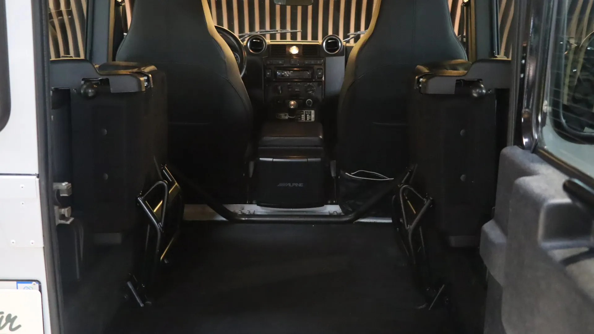 Land Rover DEFENDER — photo 26