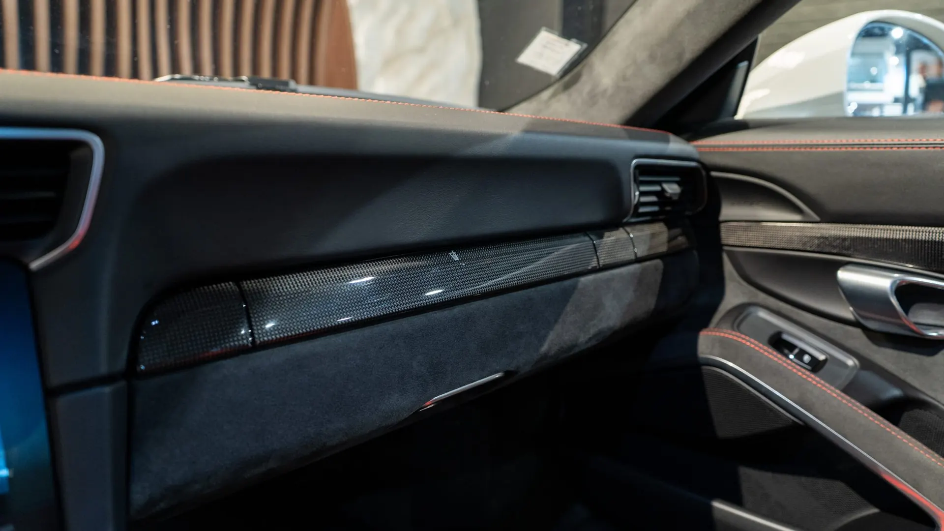 Porsche 911 — photo 25
