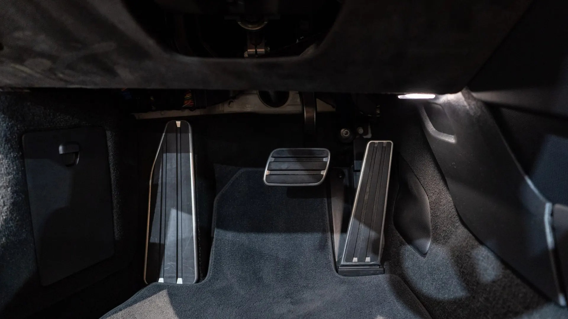Porsche 911 — photo 18