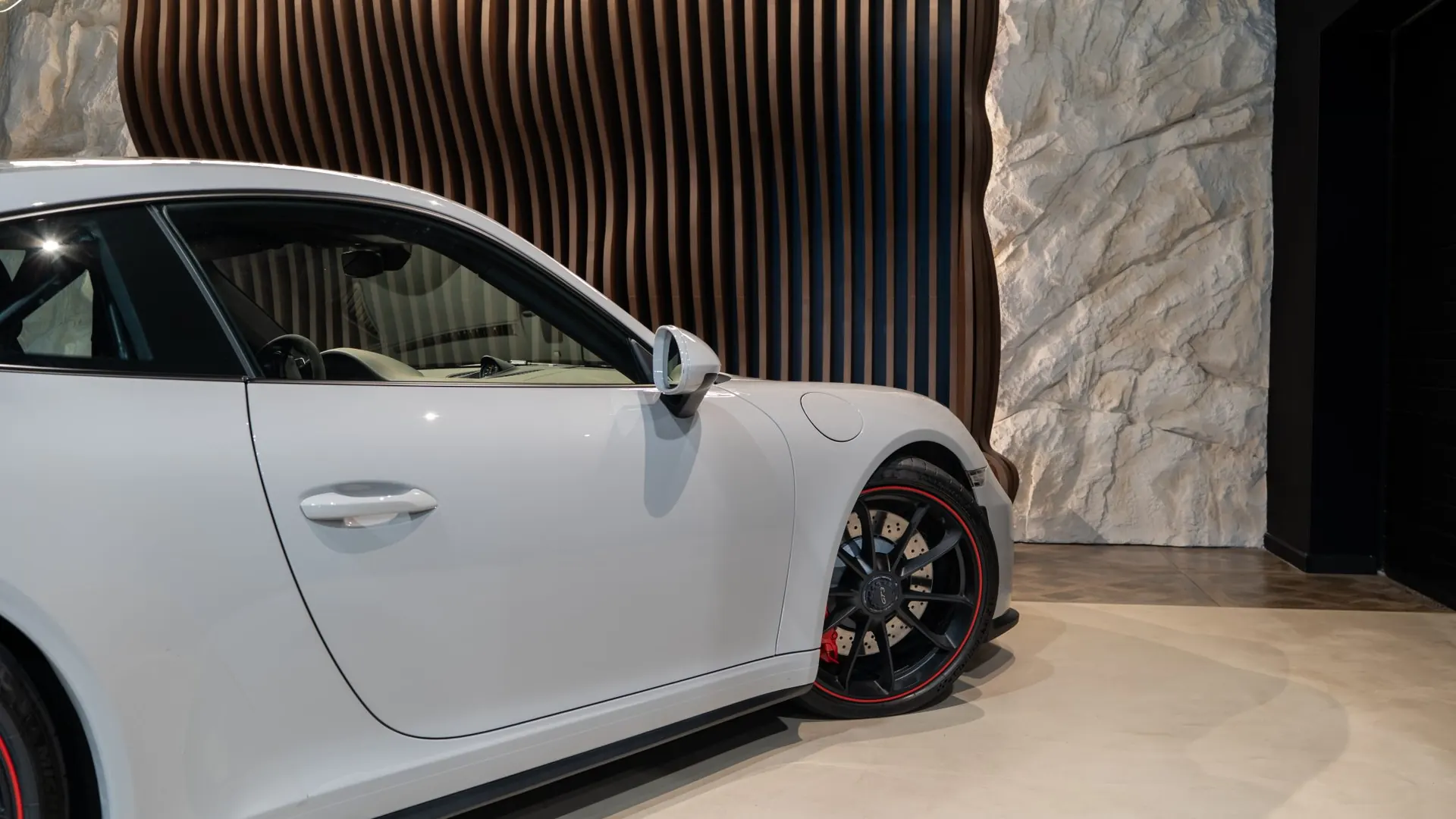 Porsche 911 — photo 43