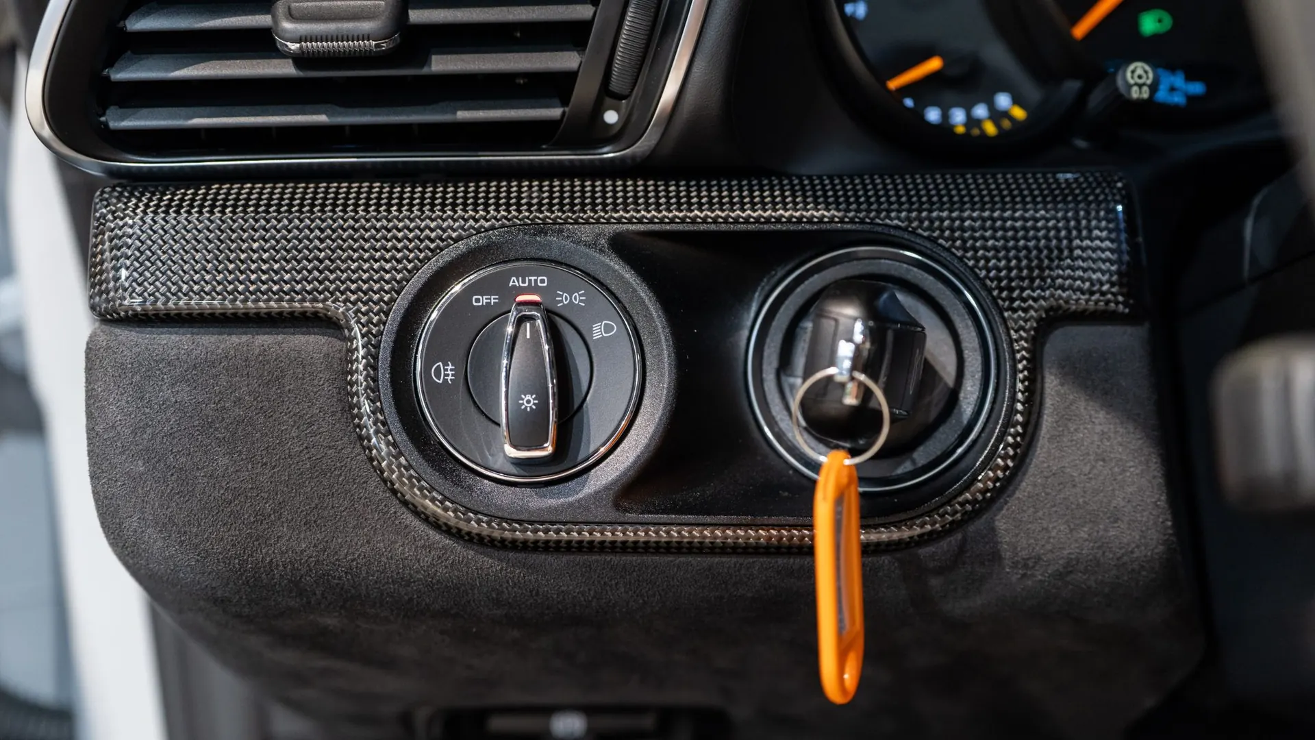 Porsche 911 — photo 16