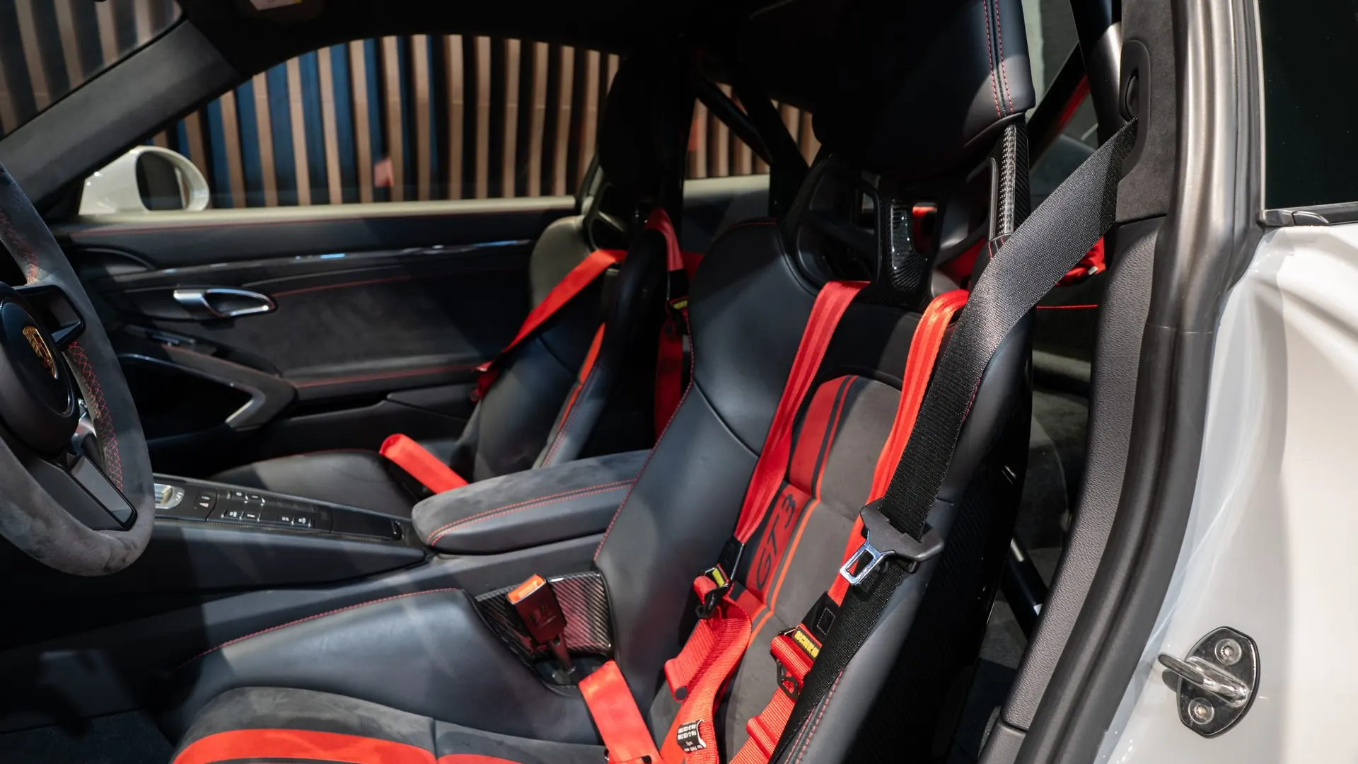 Porsche 911 — photo 6