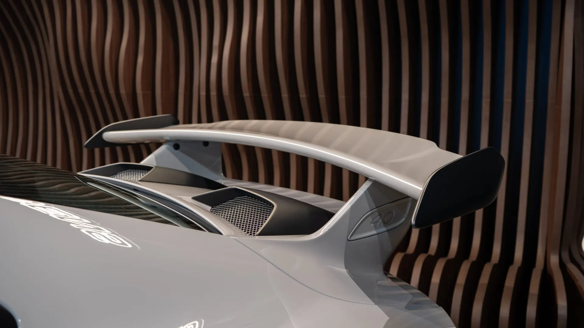 Porsche 911 — photo 39
