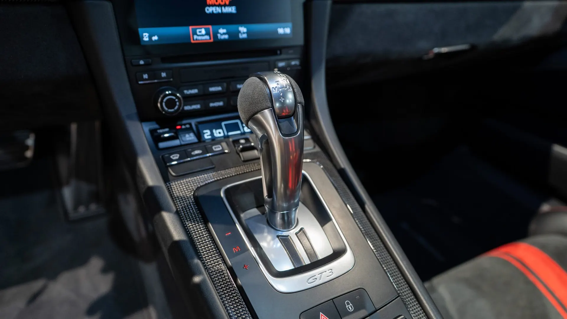 Porsche 911 — photo 20