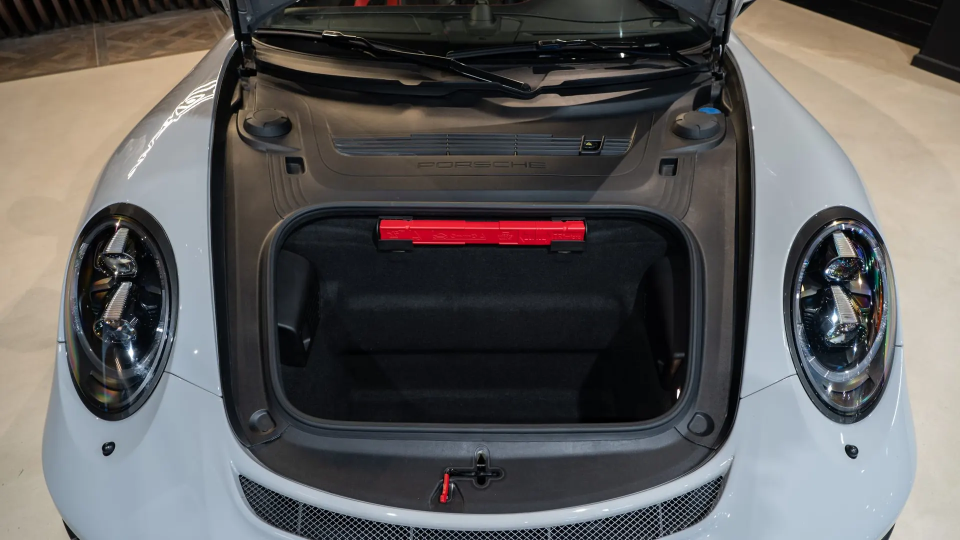 Porsche 911 — photo 32