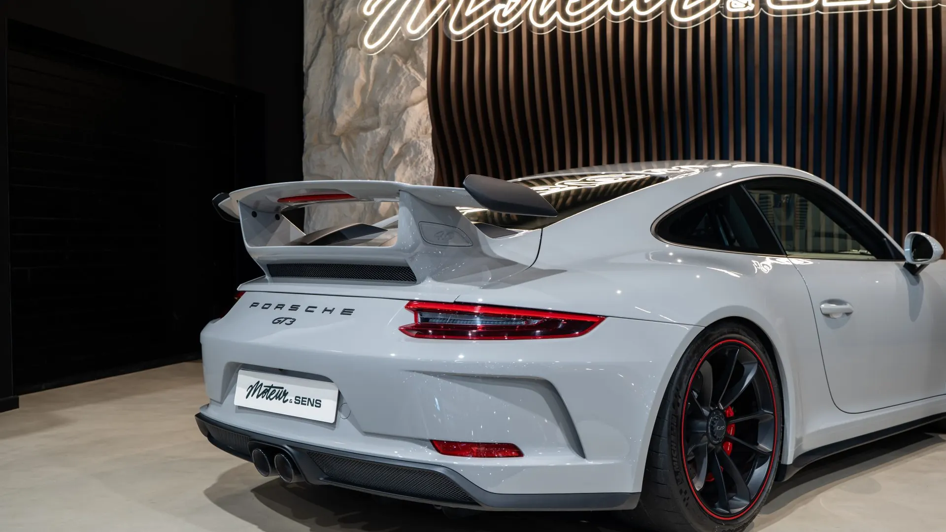 Porsche 911 — photo 41