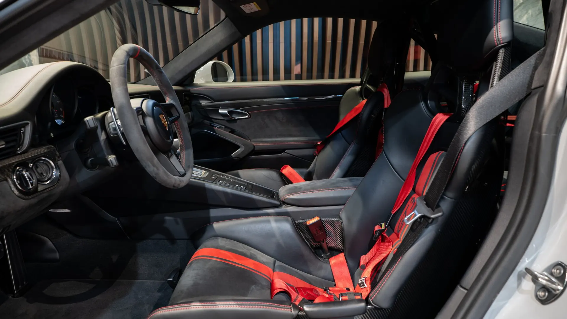 Porsche 911 — photo 7