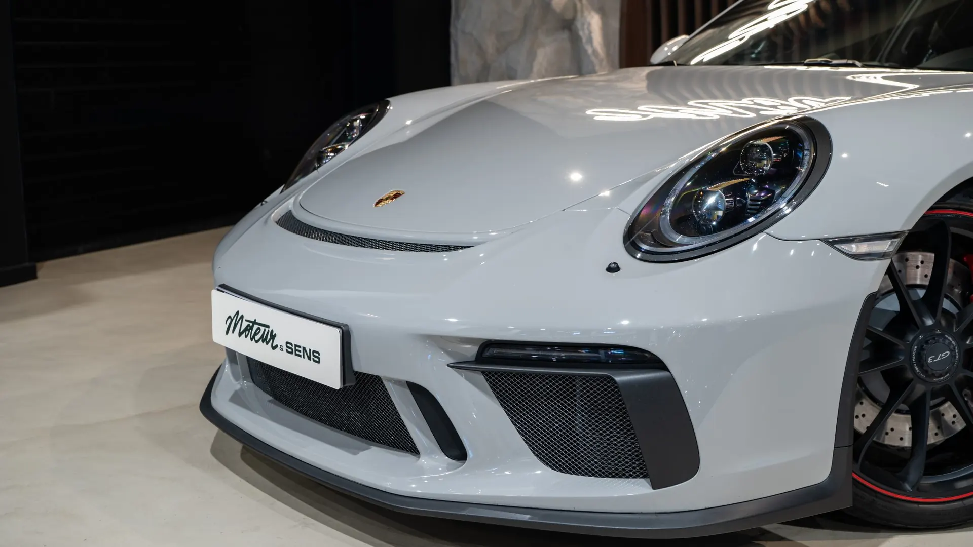 Porsche 911 — photo 36