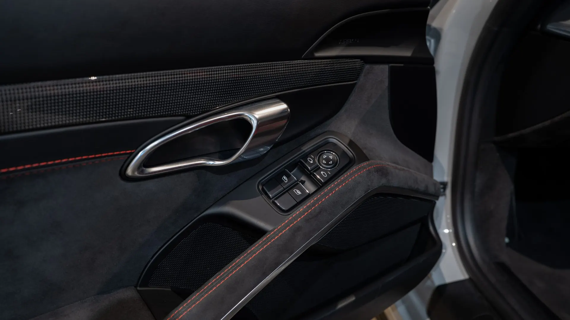 Porsche 911 — photo 12