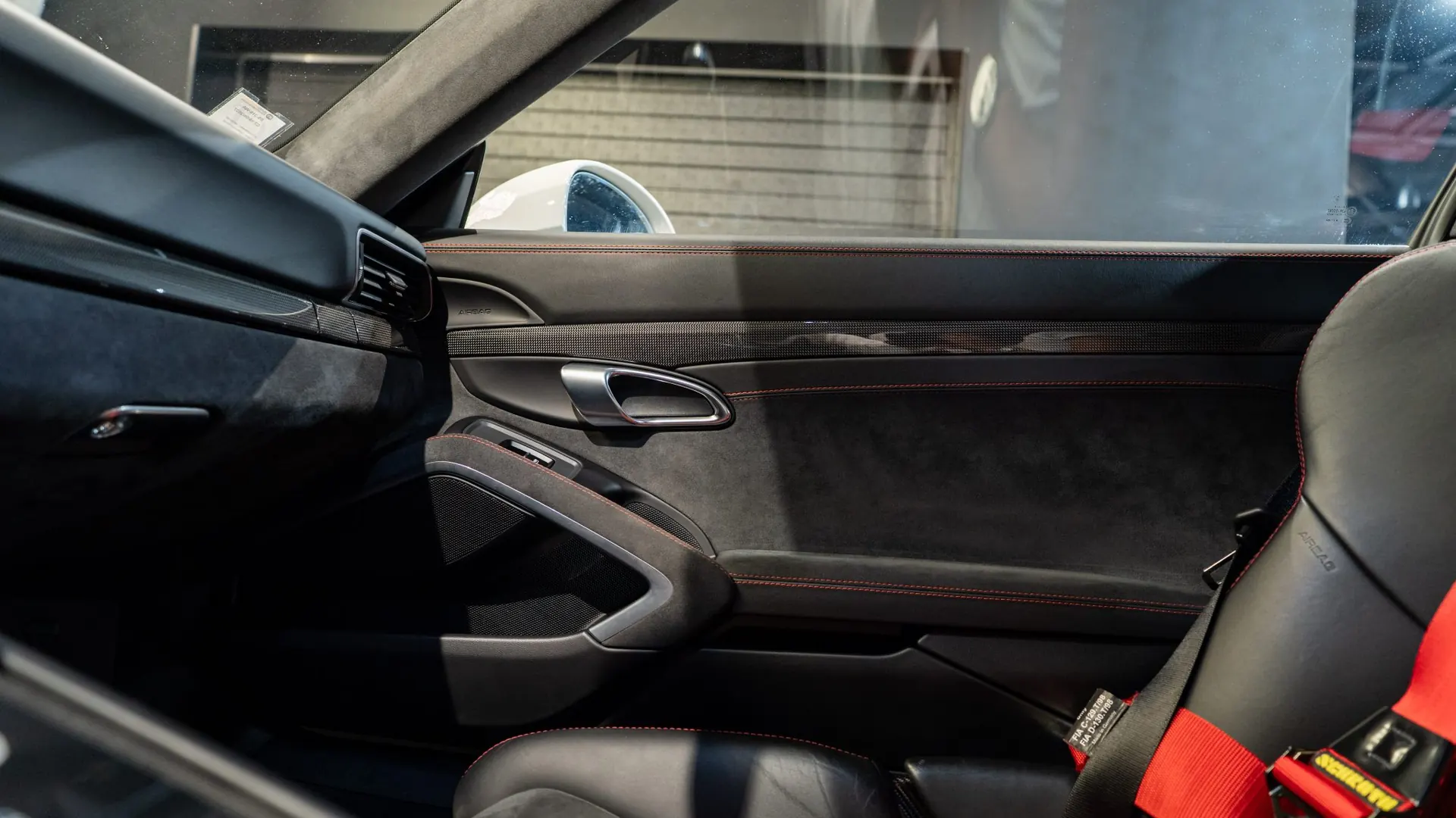 Porsche 911 — photo 22