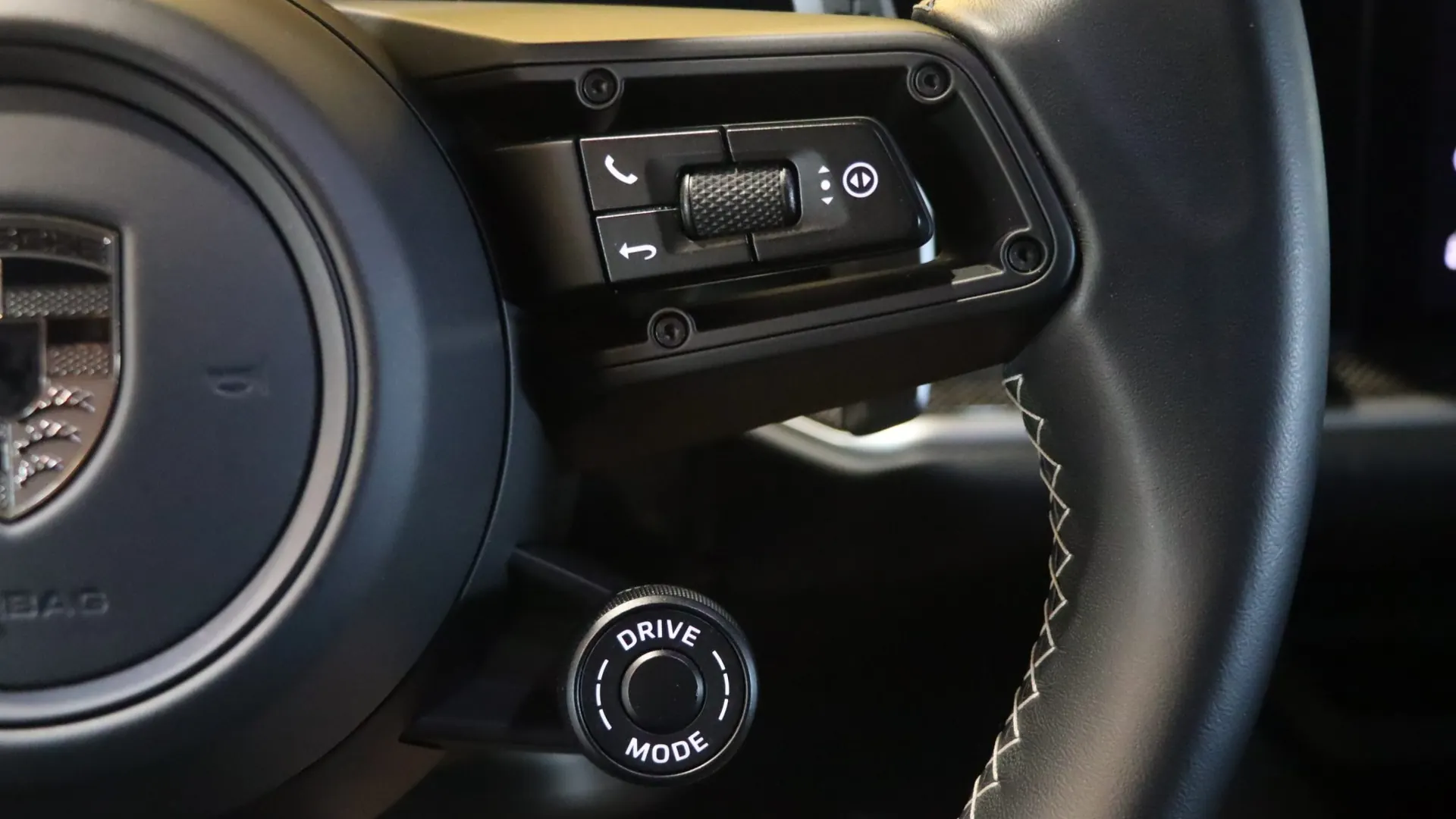 Porsche CAYENNE — photo 22