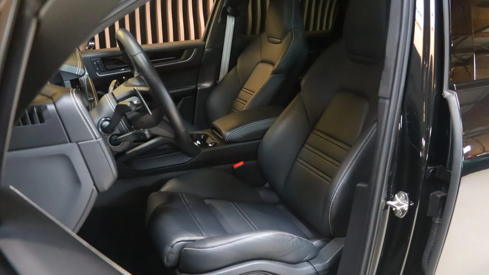 Porsche CAYENNE — photo 6
