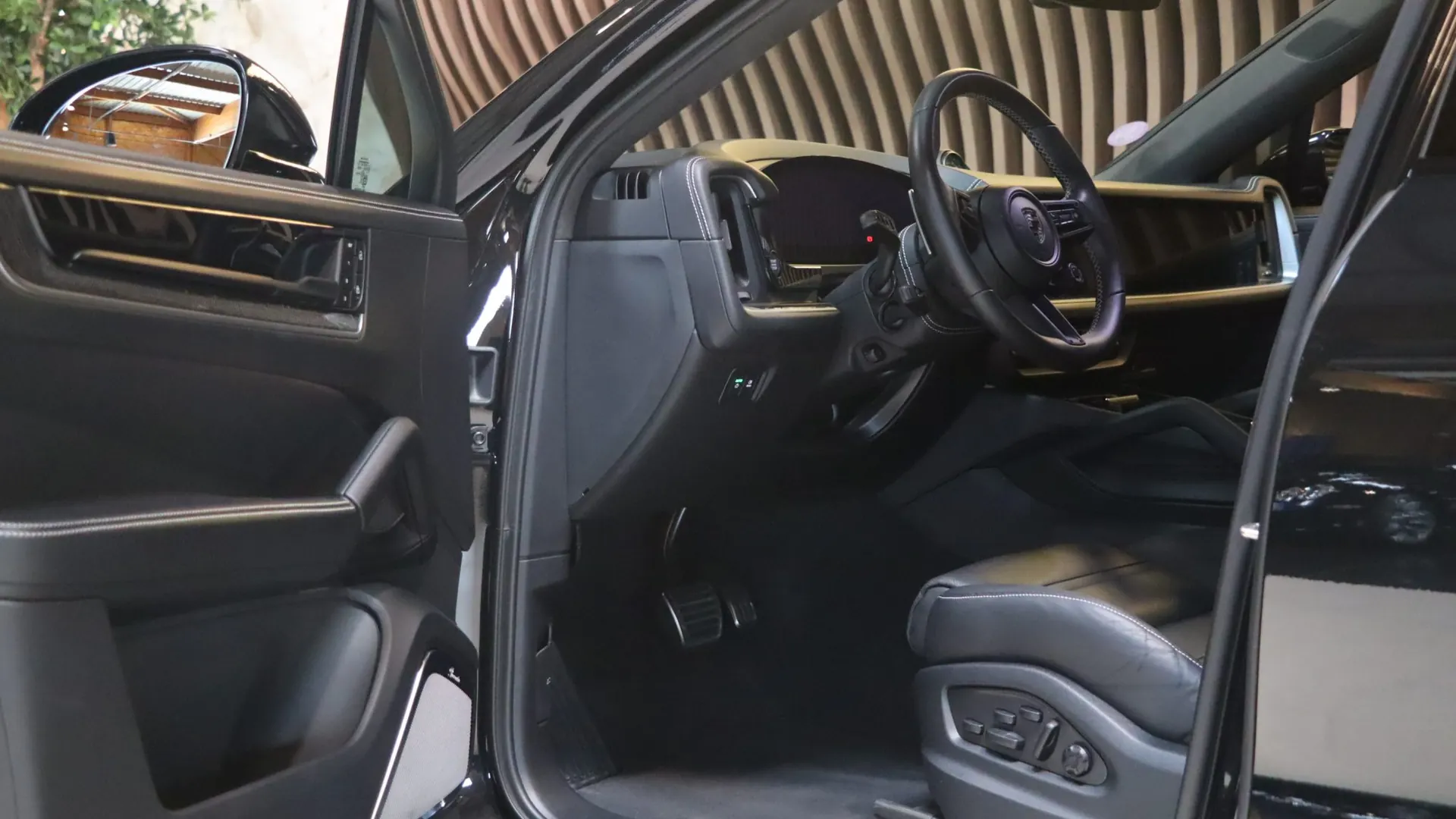 Porsche CAYENNE — photo 8