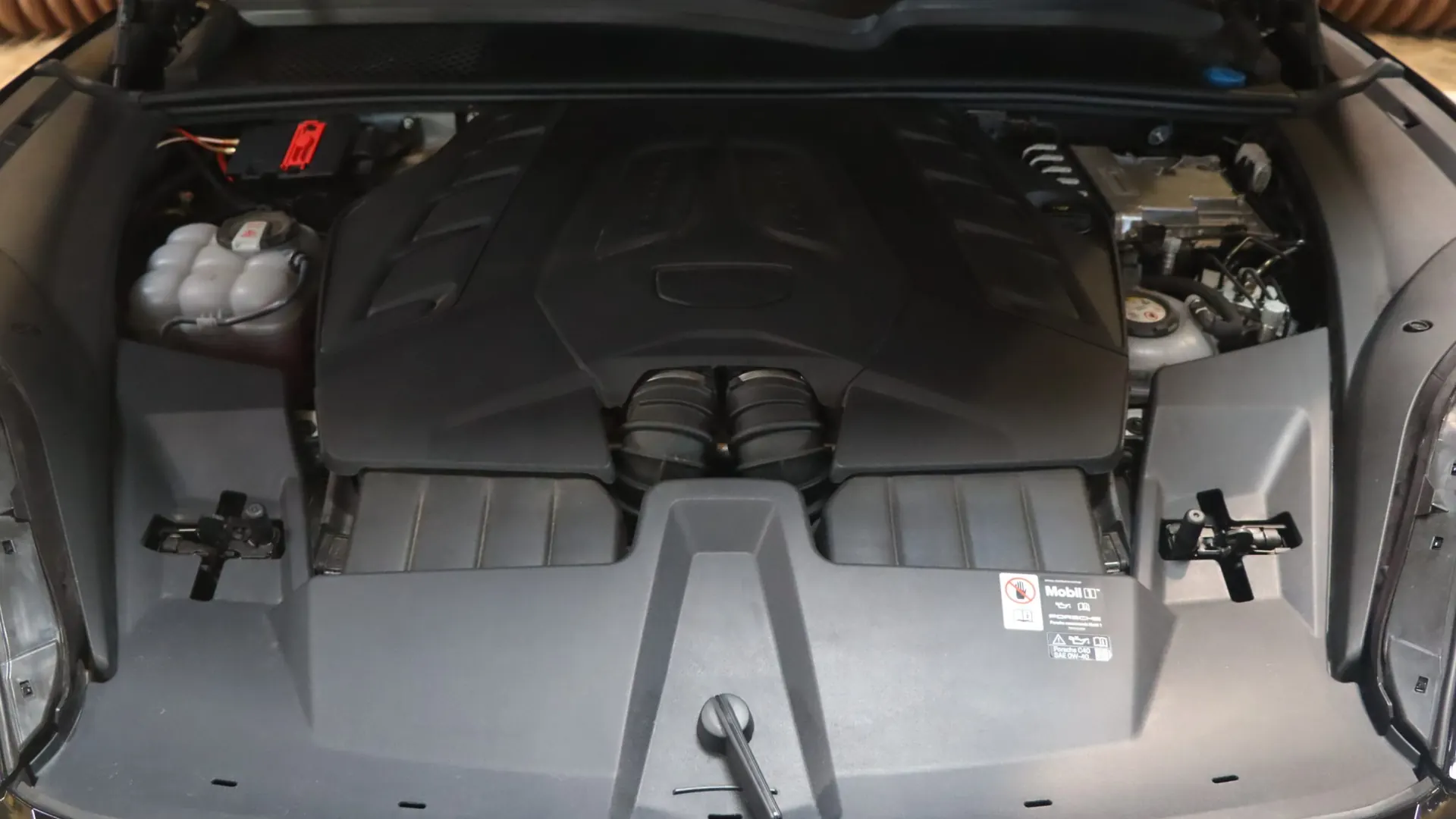 Porsche CAYENNE — photo 48
