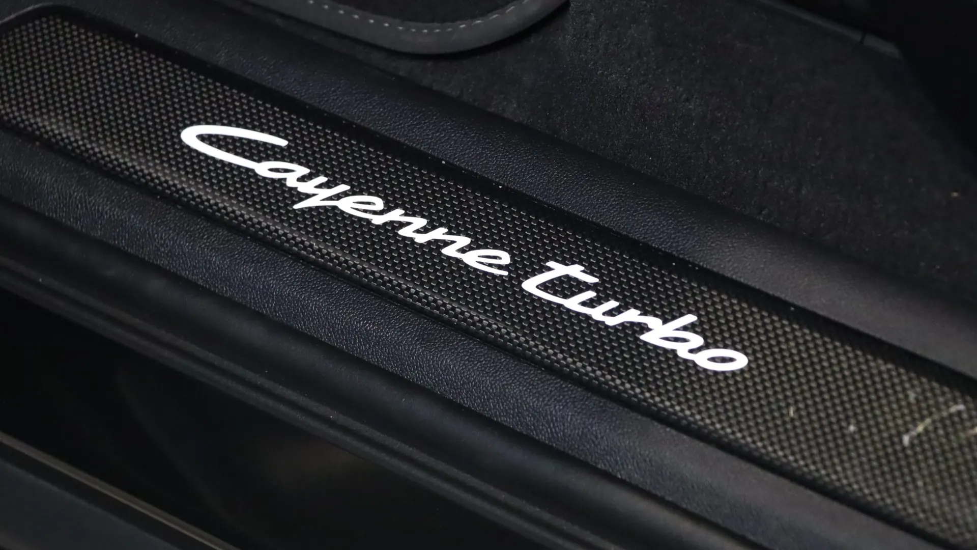 Porsche CAYENNE — photo 14