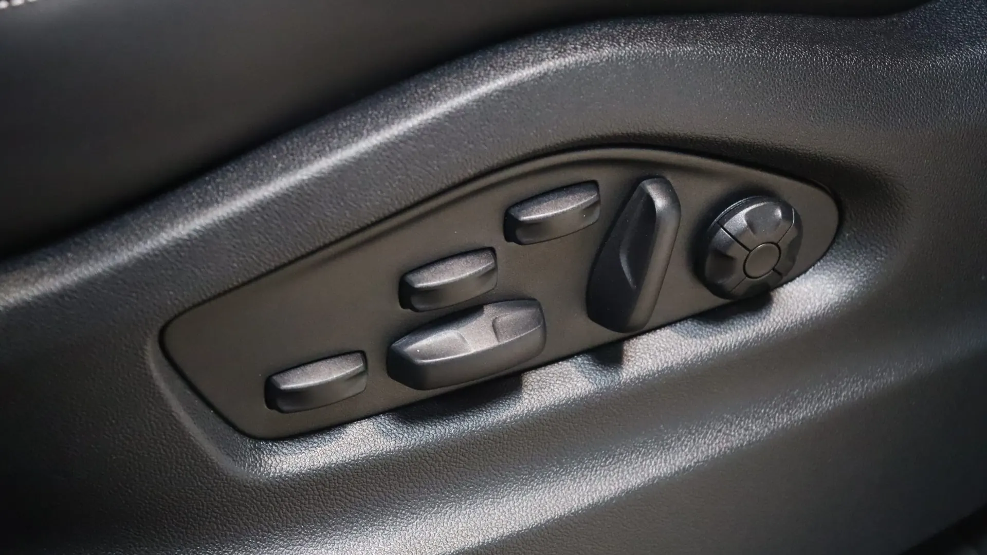 Porsche CAYENNE — photo 38