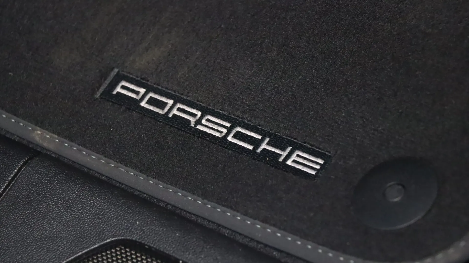 Porsche CAYENNE — photo 15