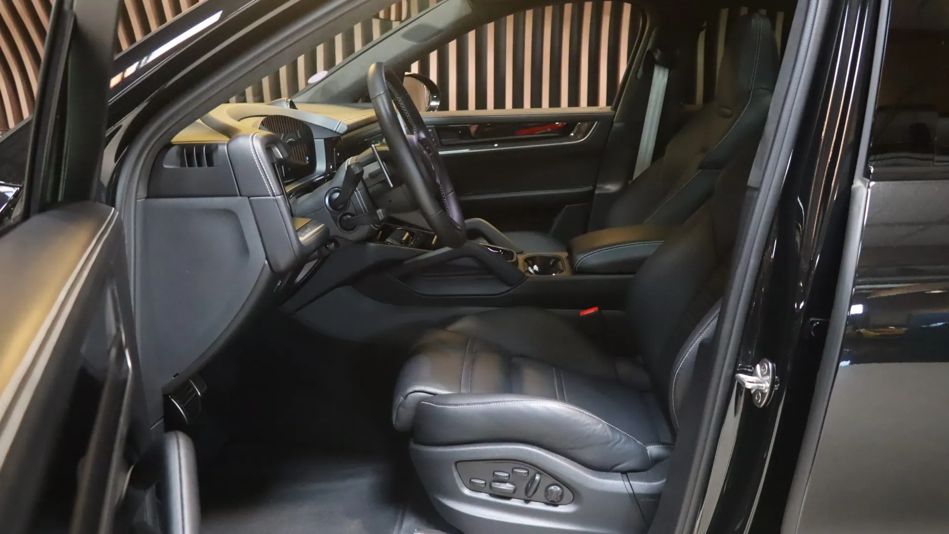 Porsche CAYENNE — photo 7
