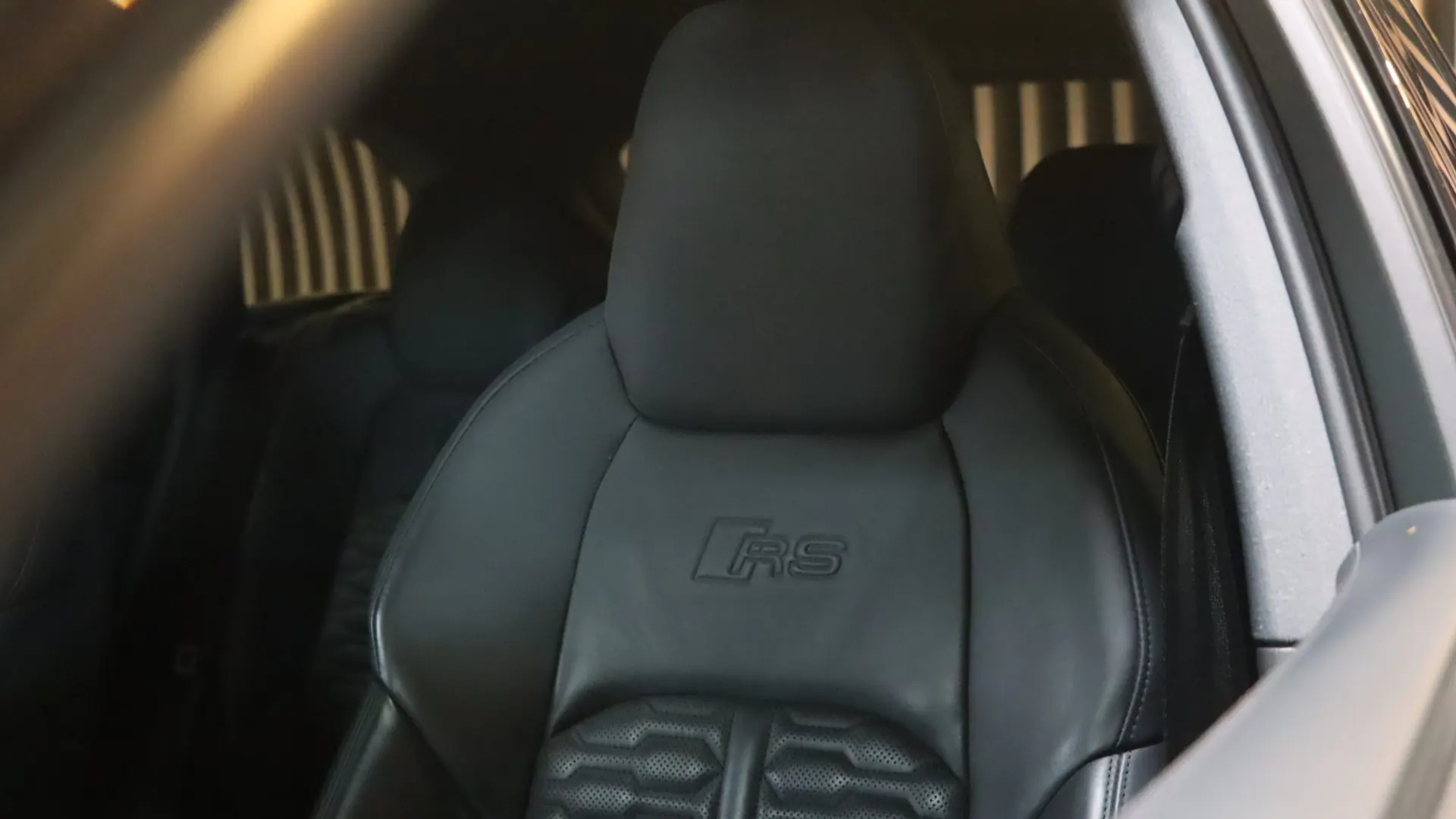 Audi RS6 — photo 33