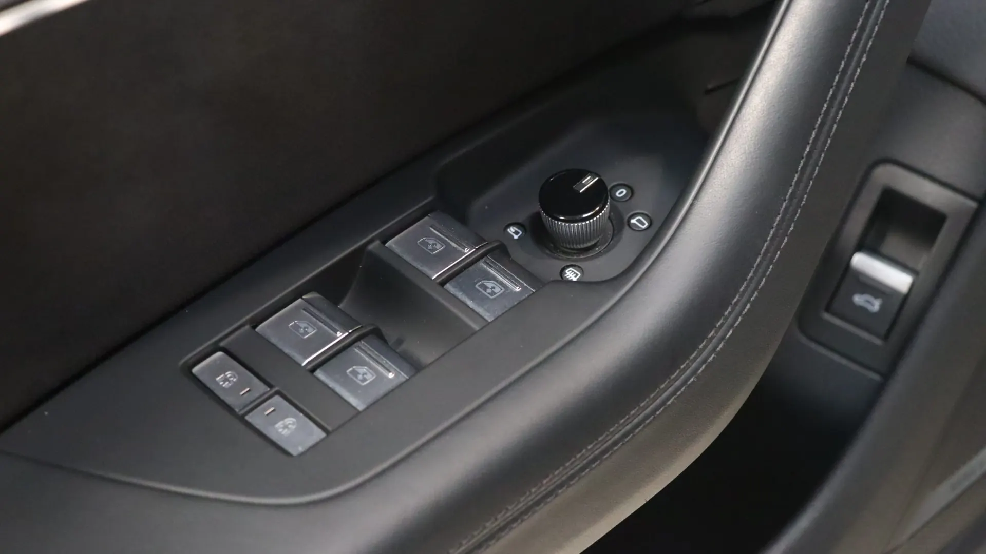 Audi RS6 — photo 12
