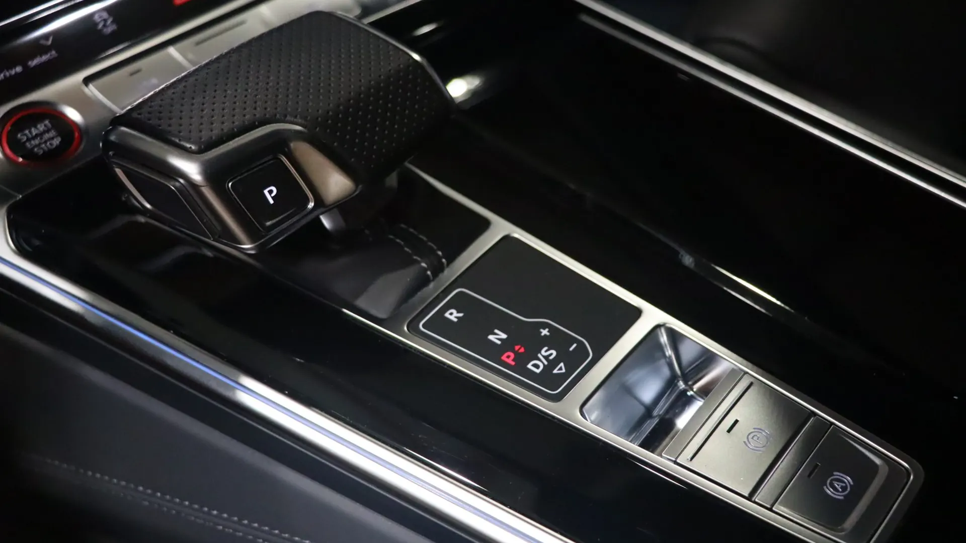 Audi RS6 — photo 30