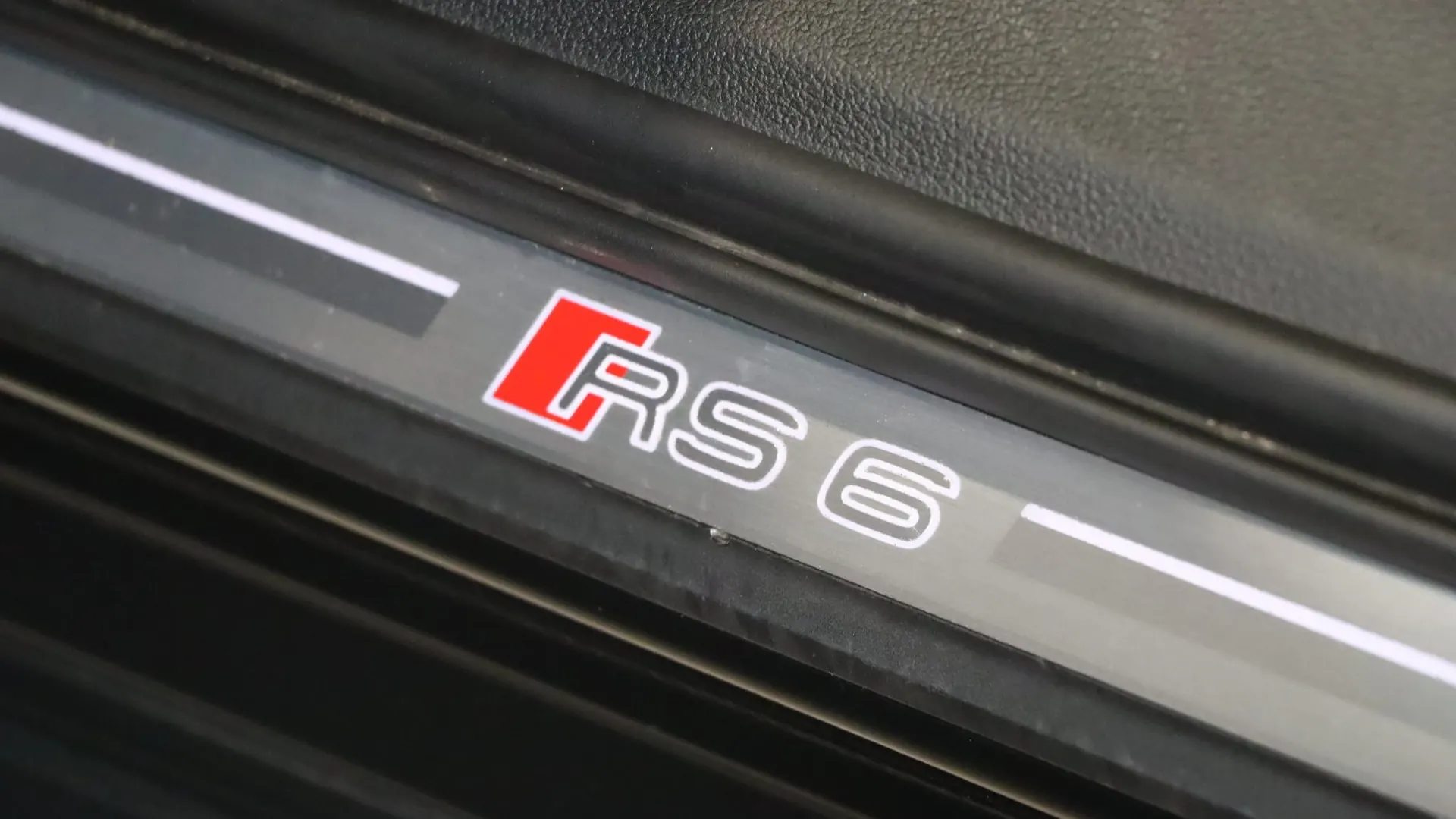 Audi RS6 — photo 15