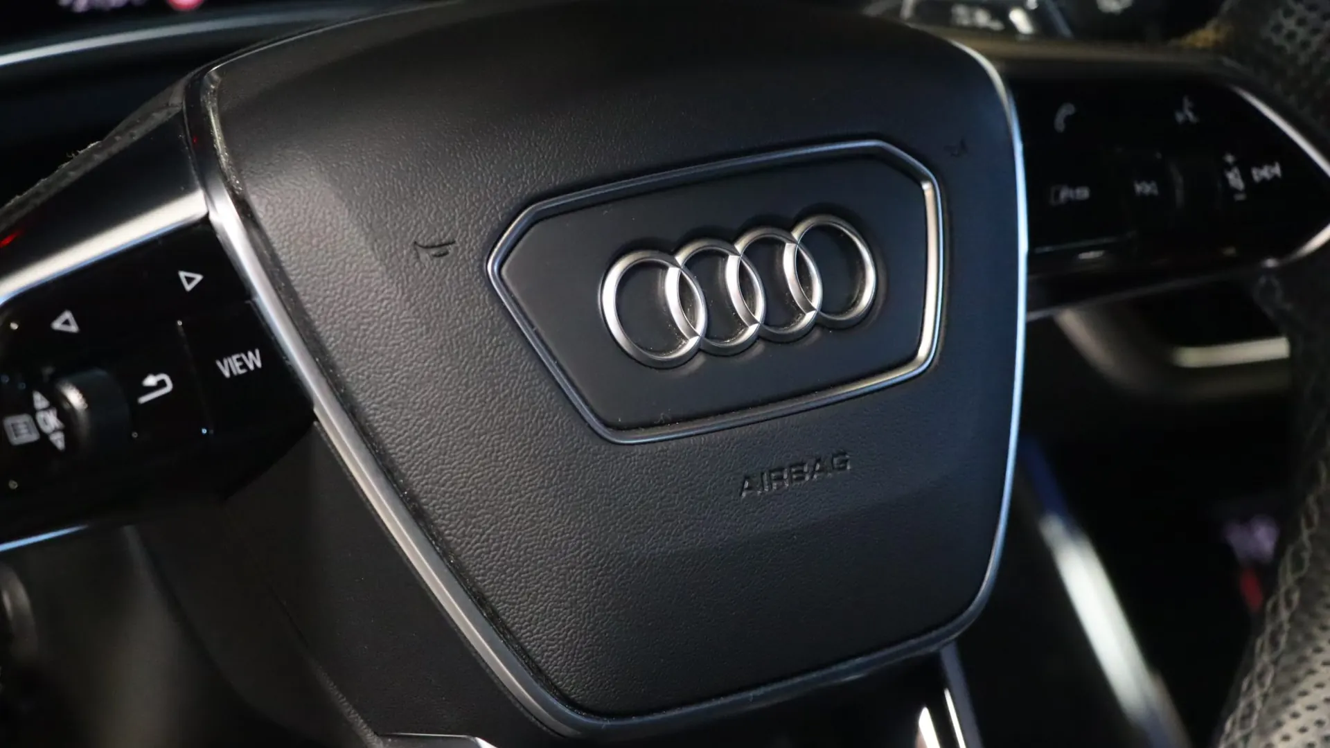 Audi RS6 — photo 23