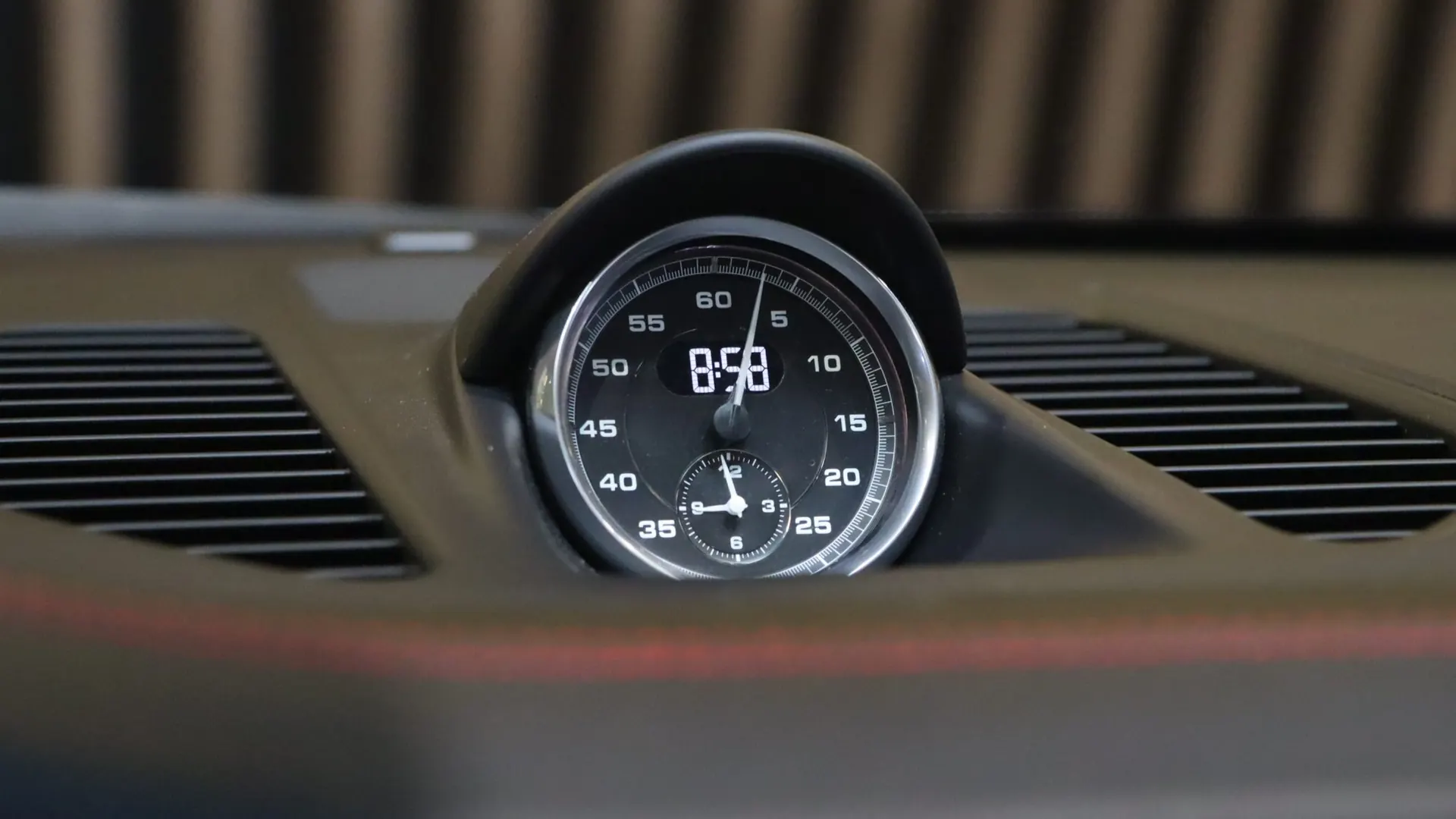 Porsche 911 — photo 27