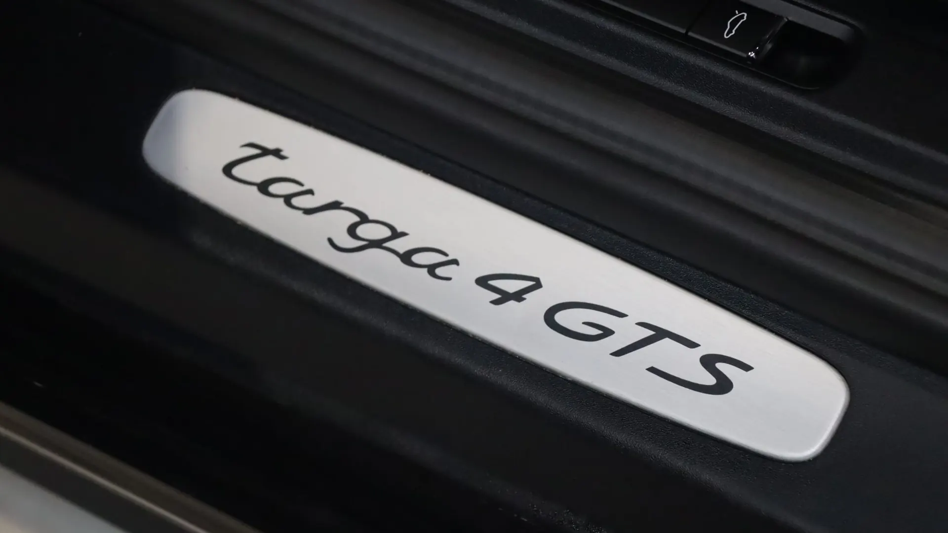 Porsche 911 — photo 14