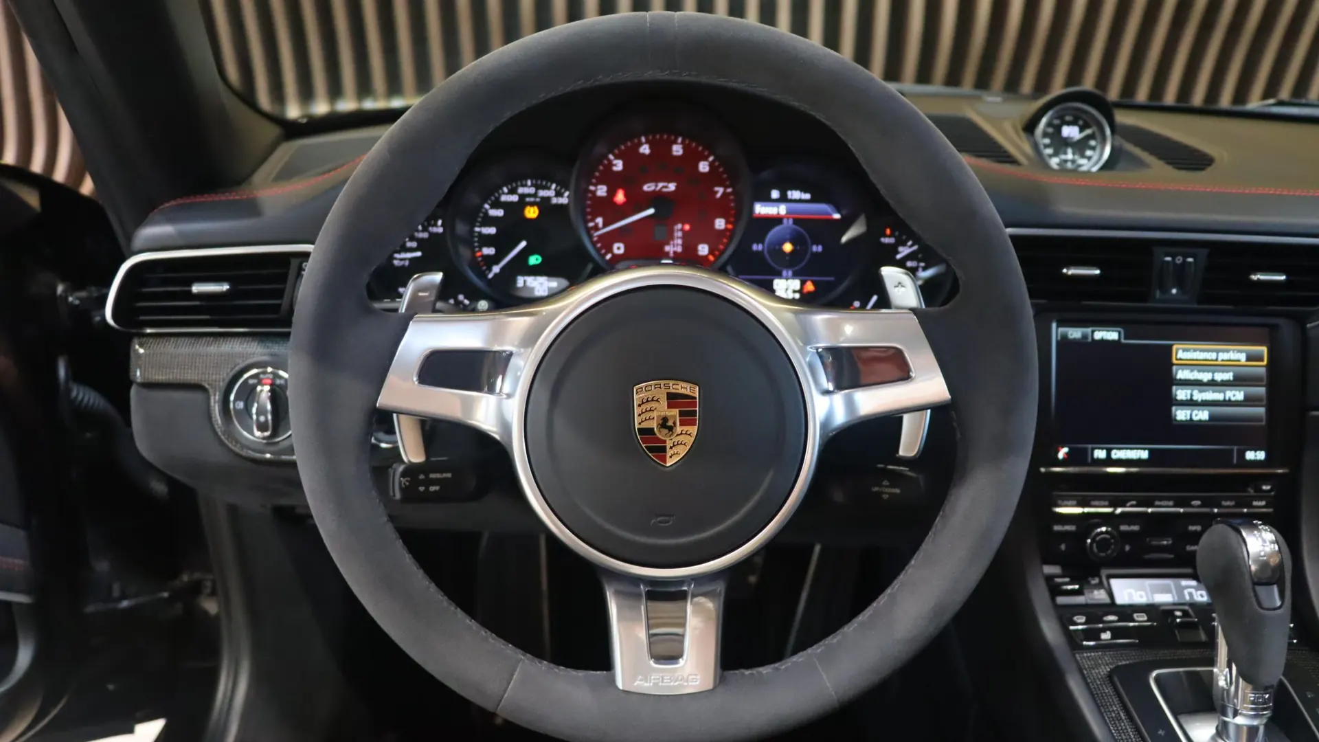 Porsche 911 — photo 10