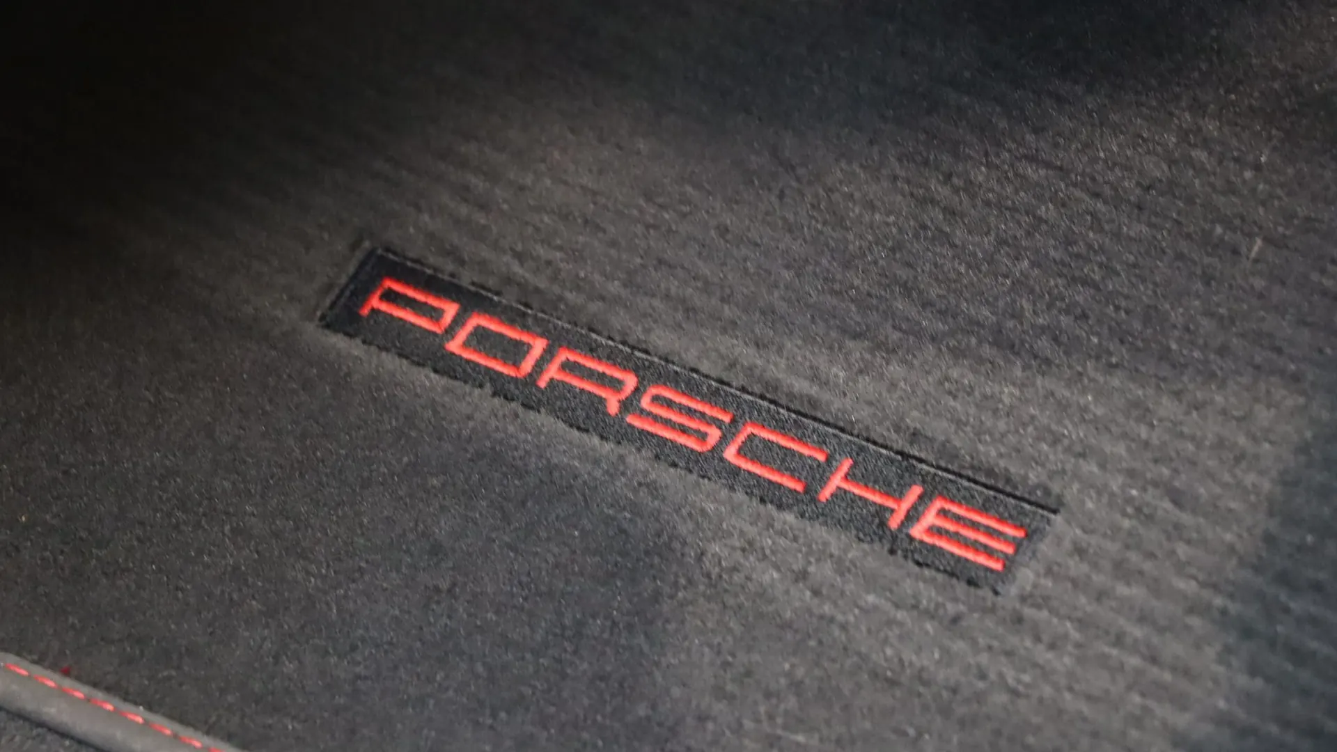 Porsche 911 — photo 16