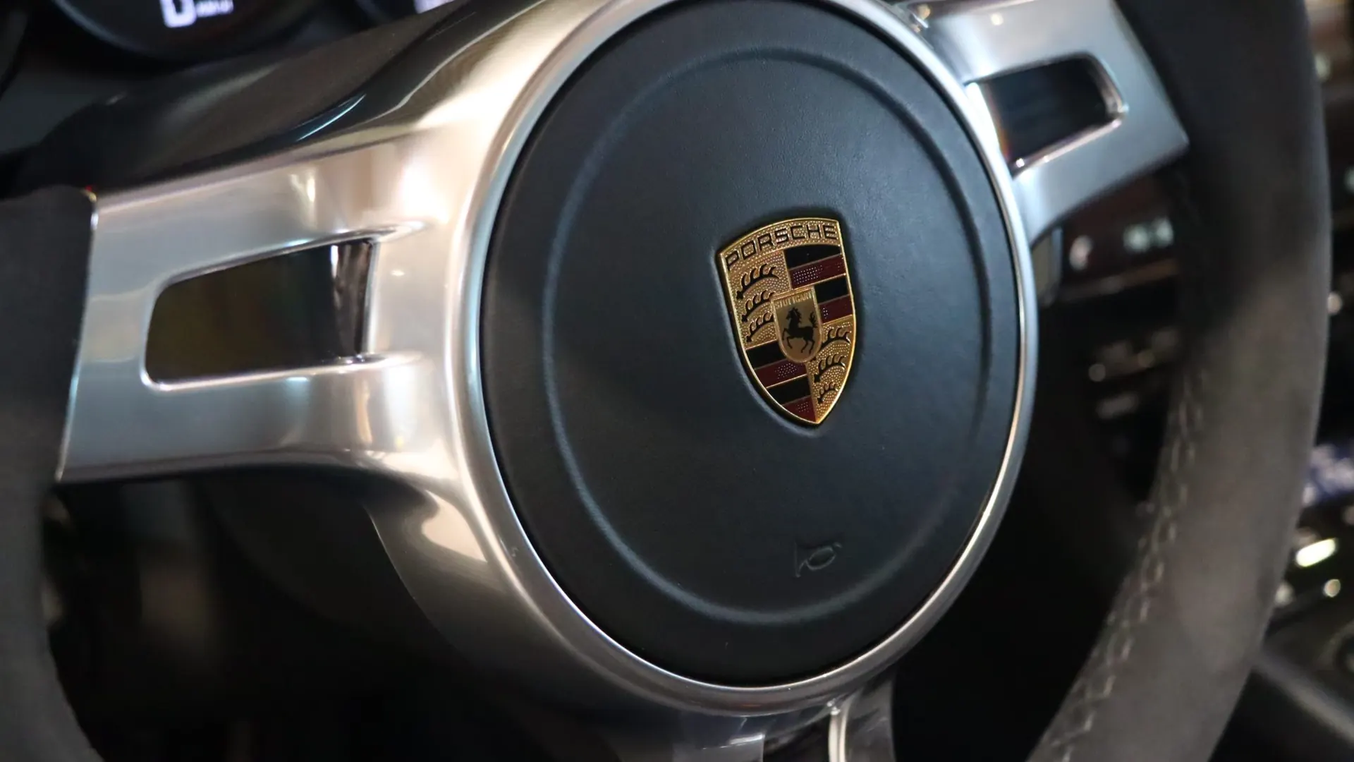 Porsche 911 — photo 23