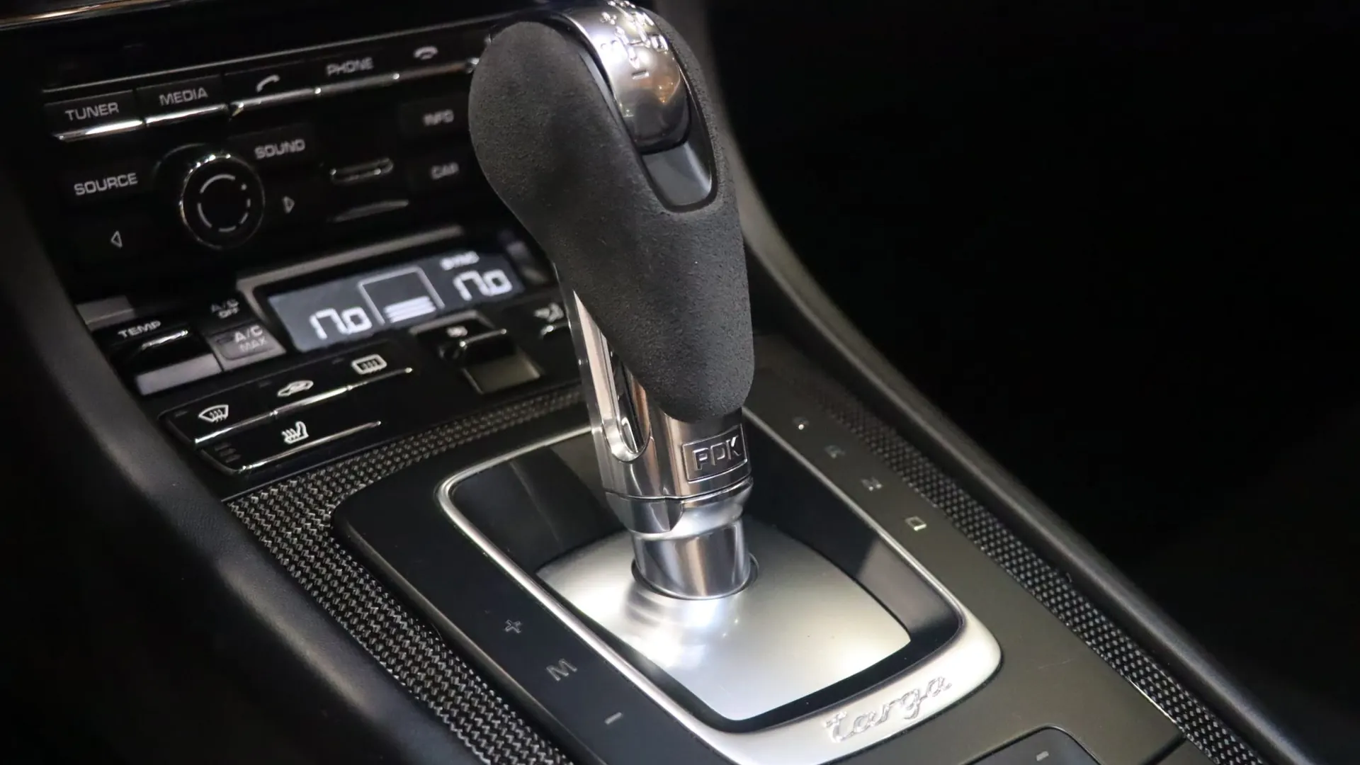 Porsche 911 — photo 31