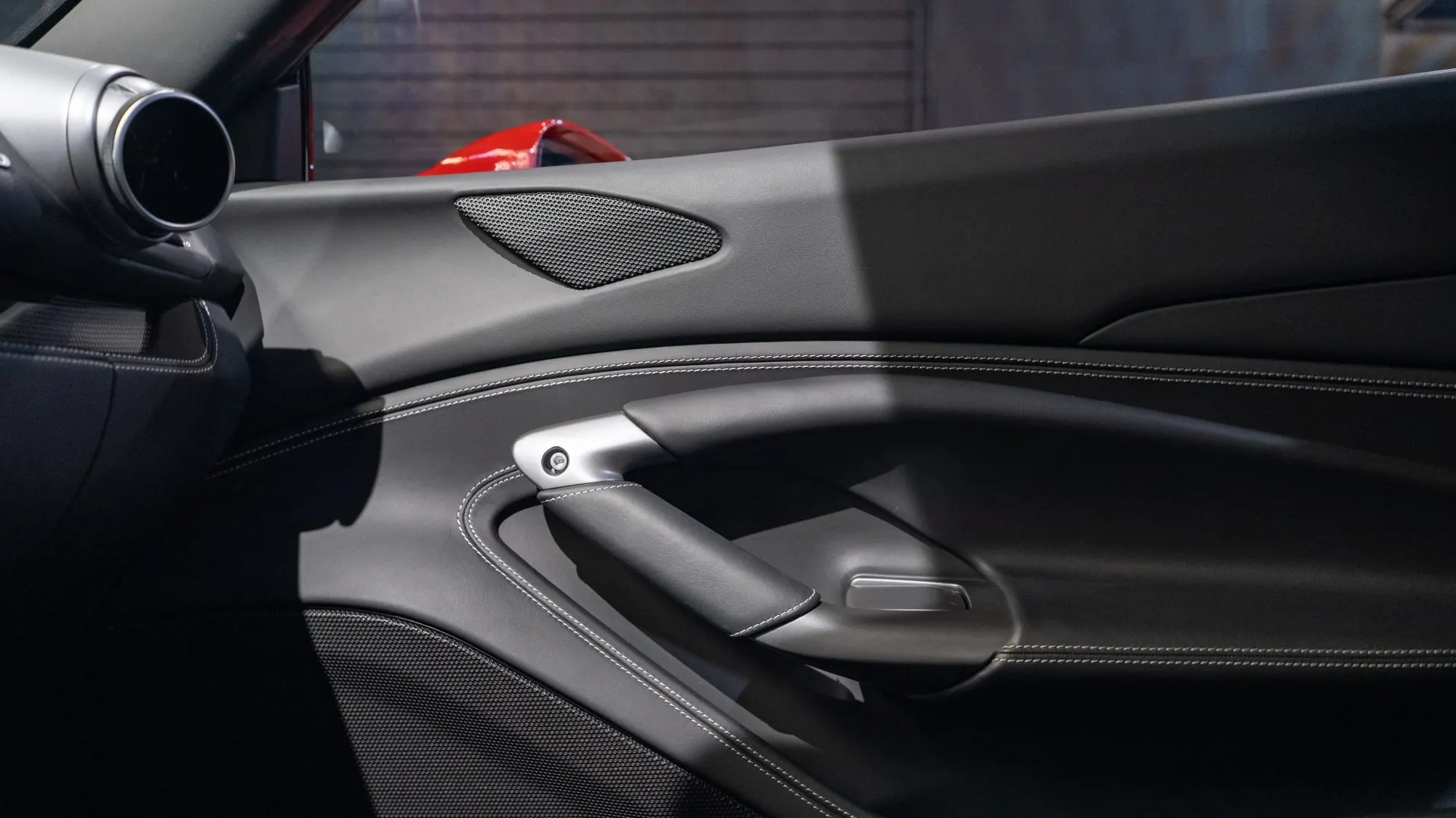 Ferrari F8 — photo 22