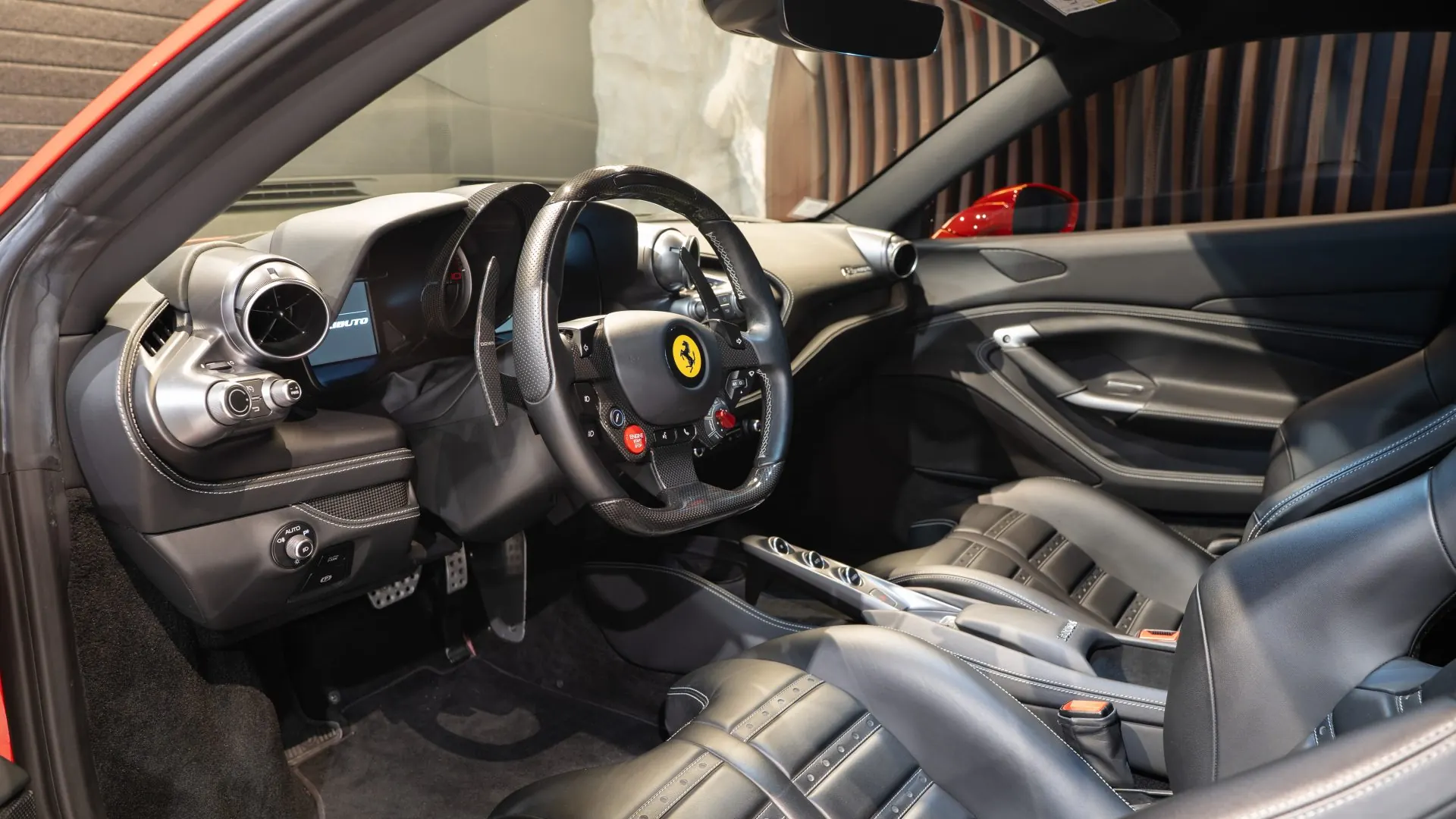 Ferrari F8 — photo 10