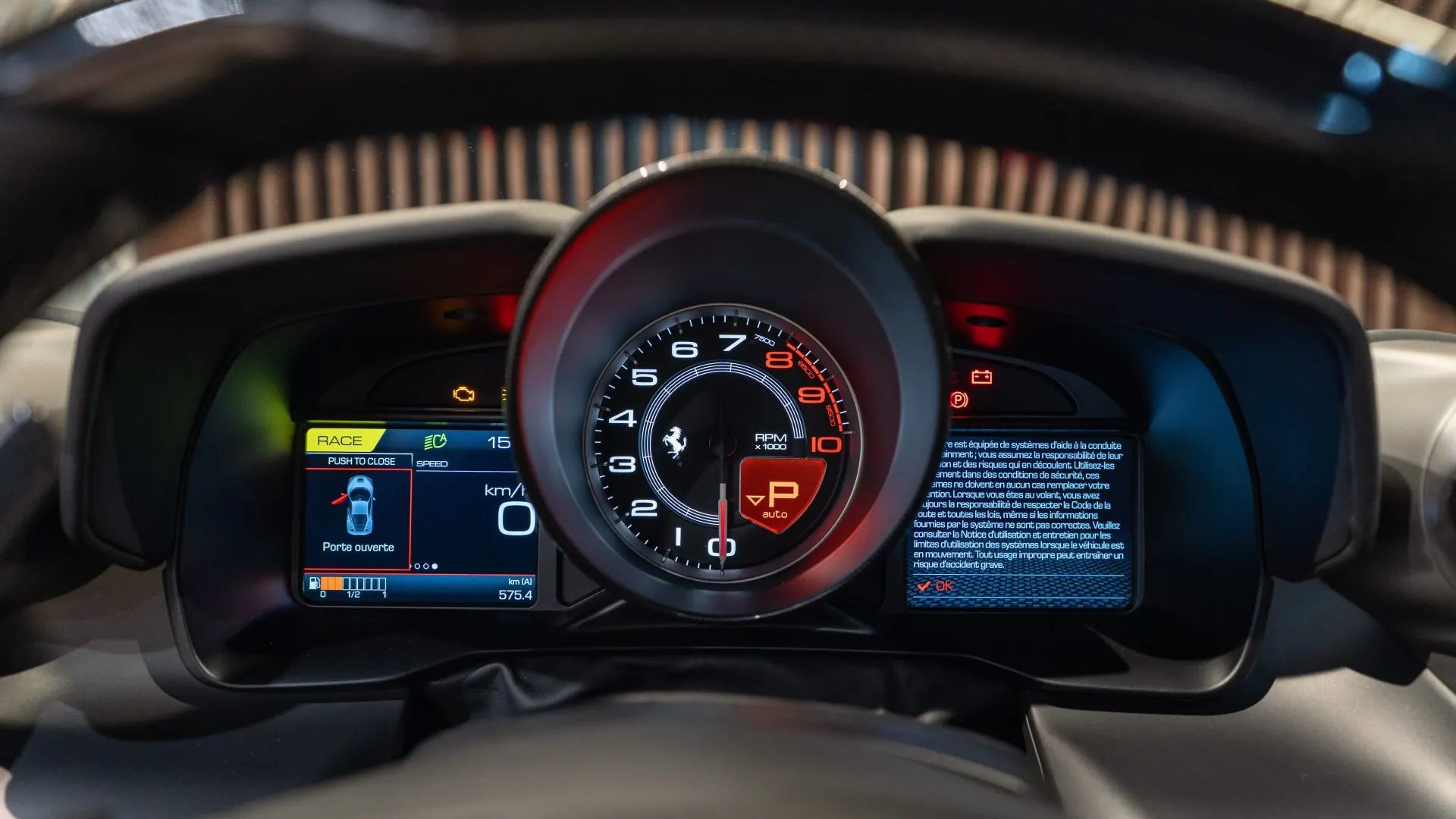 Ferrari F8 — photo 16